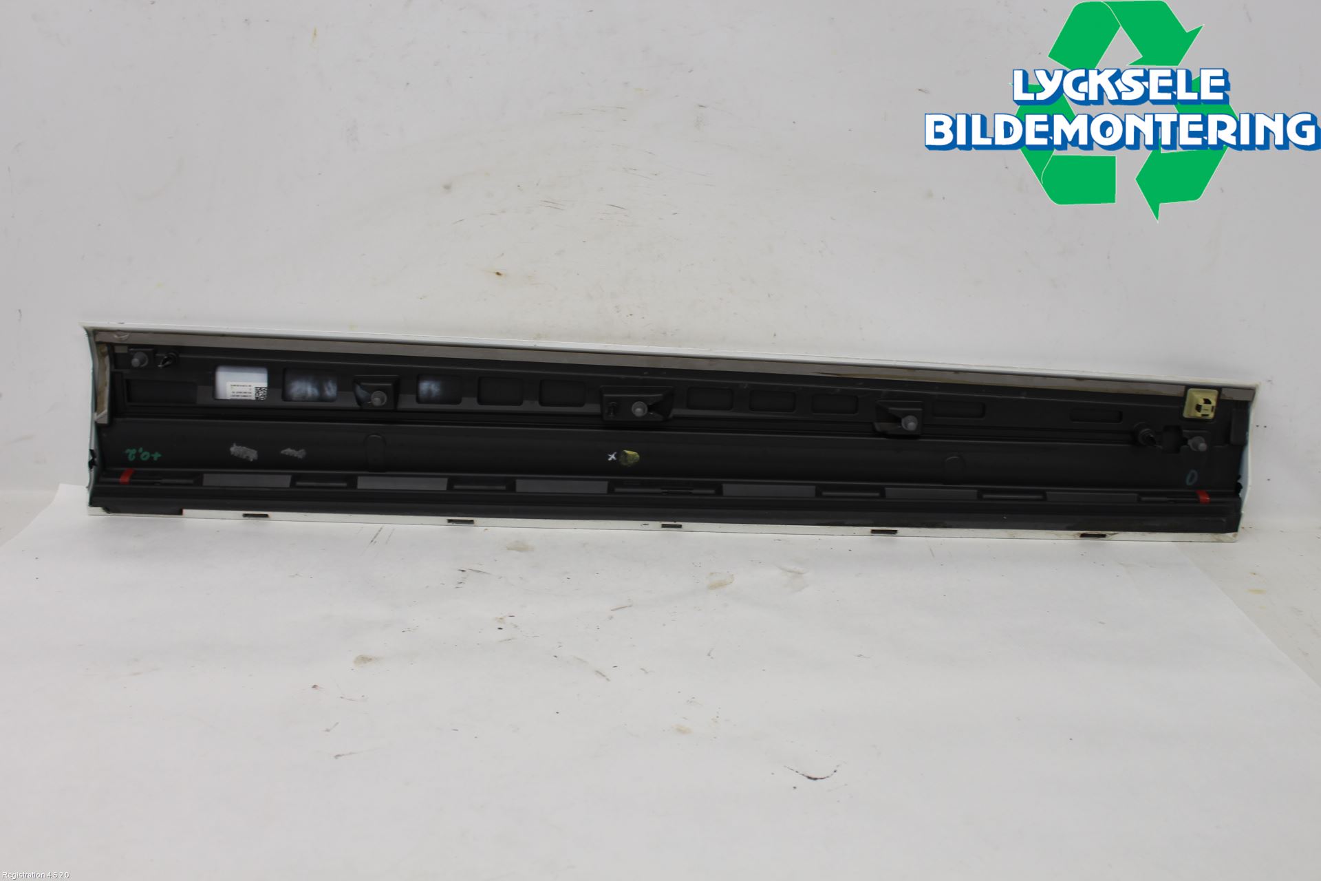 Audi Q2/SQ2 17- Dörr Dekorlist Fram Vä