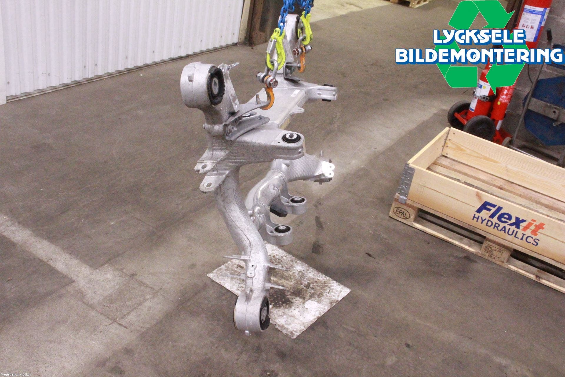 BMW 5 G30/G31/F90 17-23 Bakaxelbalk