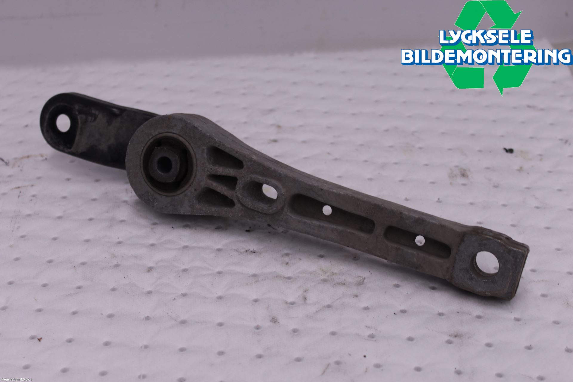 Volkswagen VW PASSAT 15-19 Växellådsfäste