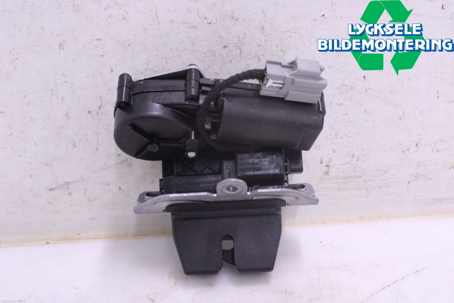 Ford KUGA 17-19 Låskista Baklucka