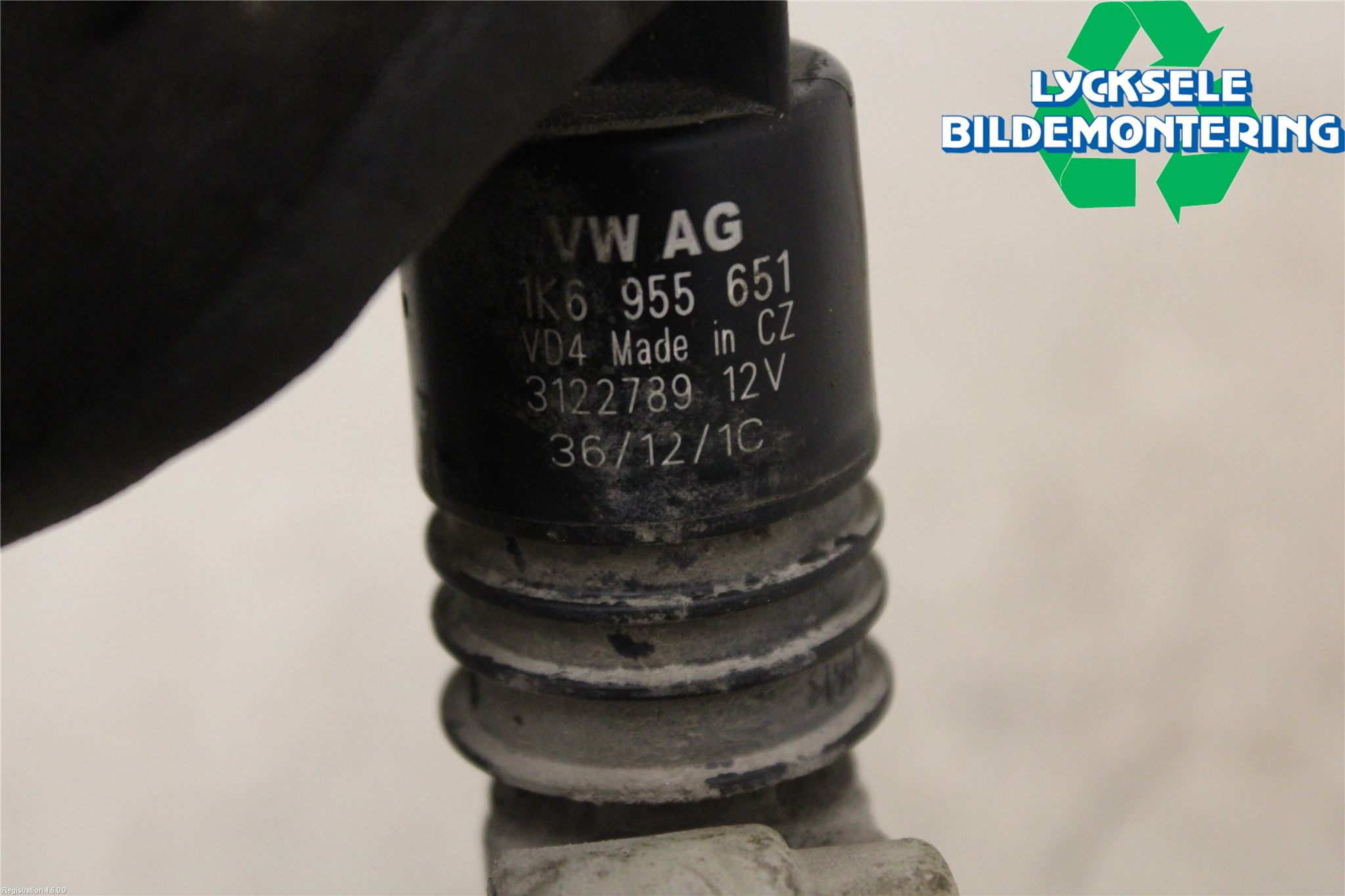 Volkswagen VW CADDY 11-15 Spolarpump Vindruta