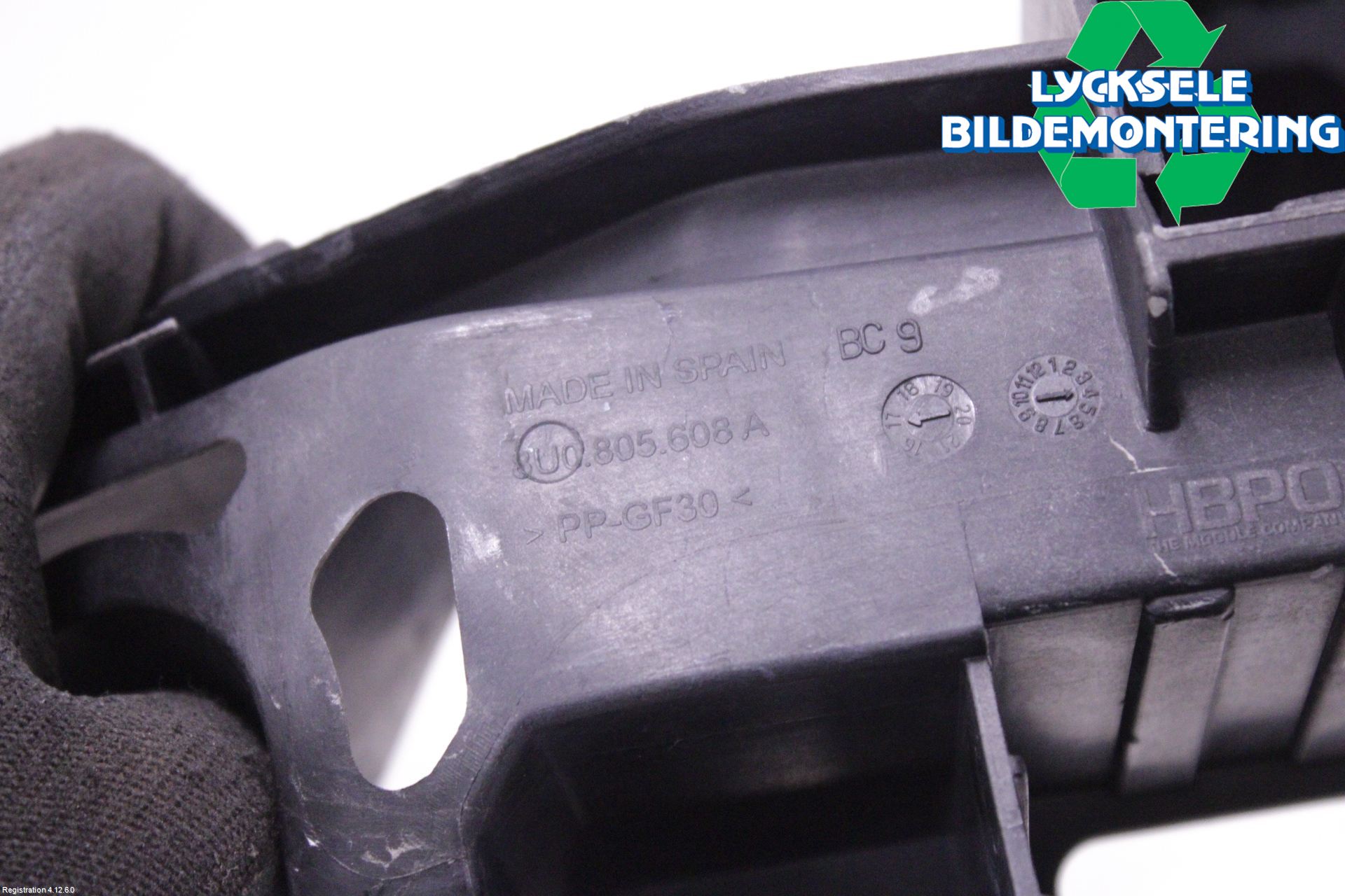 Audi Q3 8U 12-18 Strålkastarsarg Höger