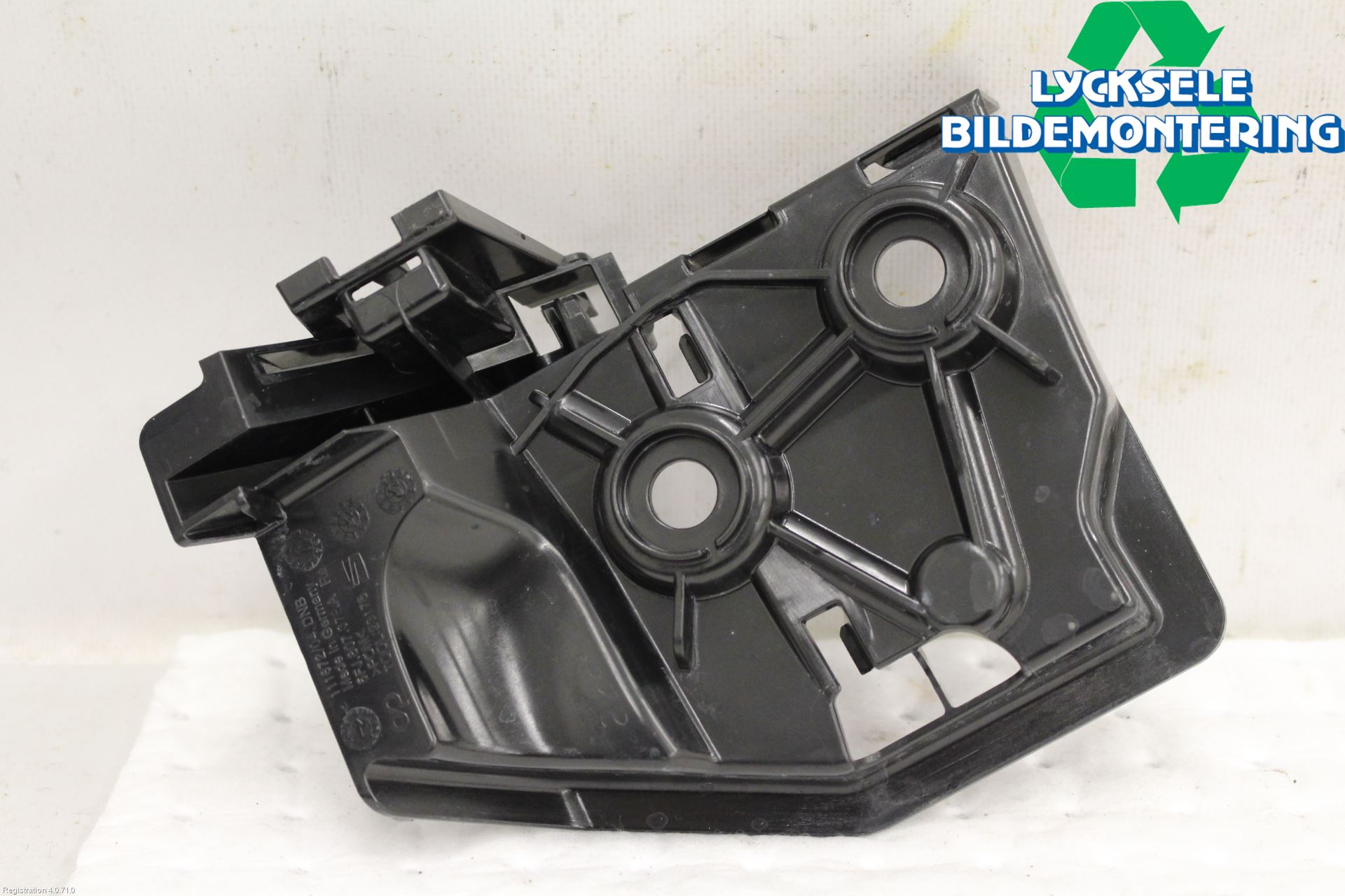 Seat TARRACO 19- Stötfångarfäste Bak Vä