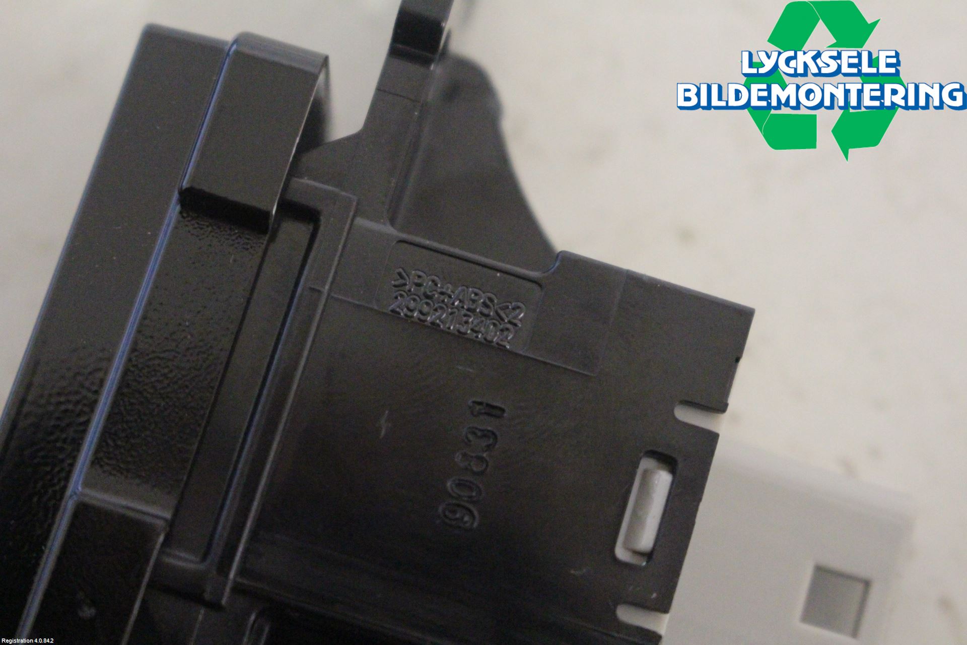 Mitsubishi OUTLANDER 13-21 Strömställare Varnings