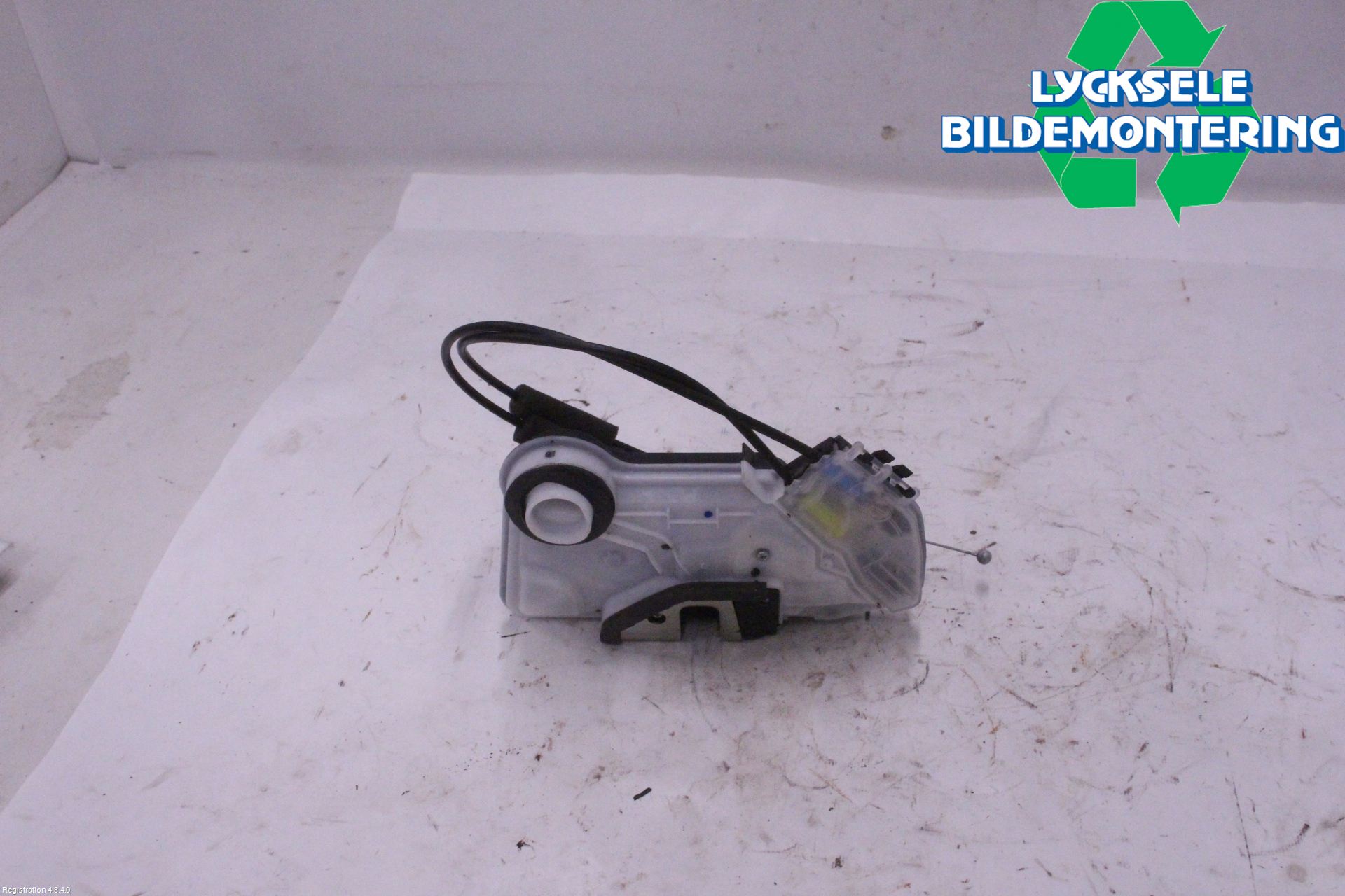 Toyota HILUX 16- Låskista-Dörrlås