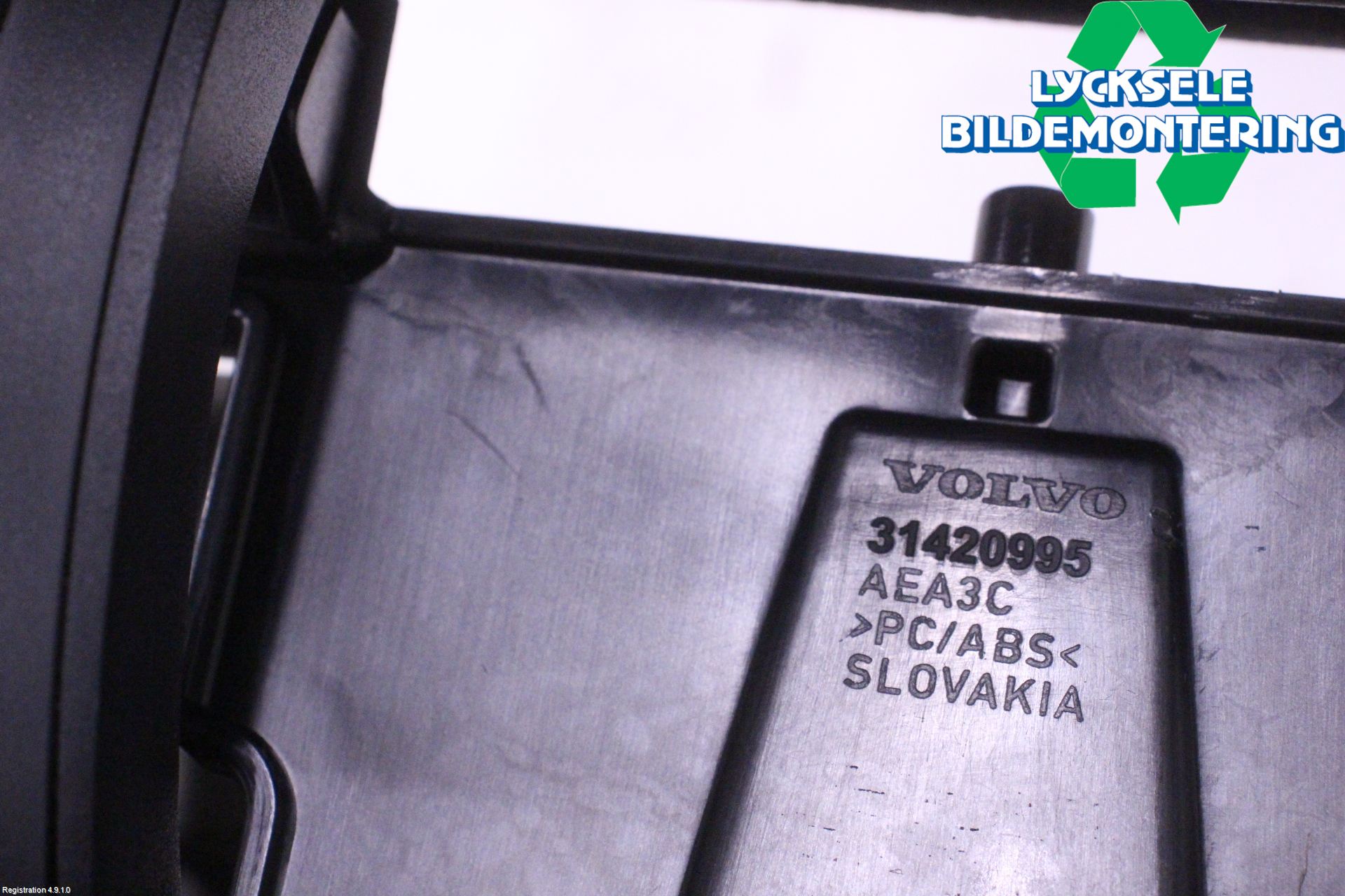 Volvo V90 17->> Inredning Armstöd