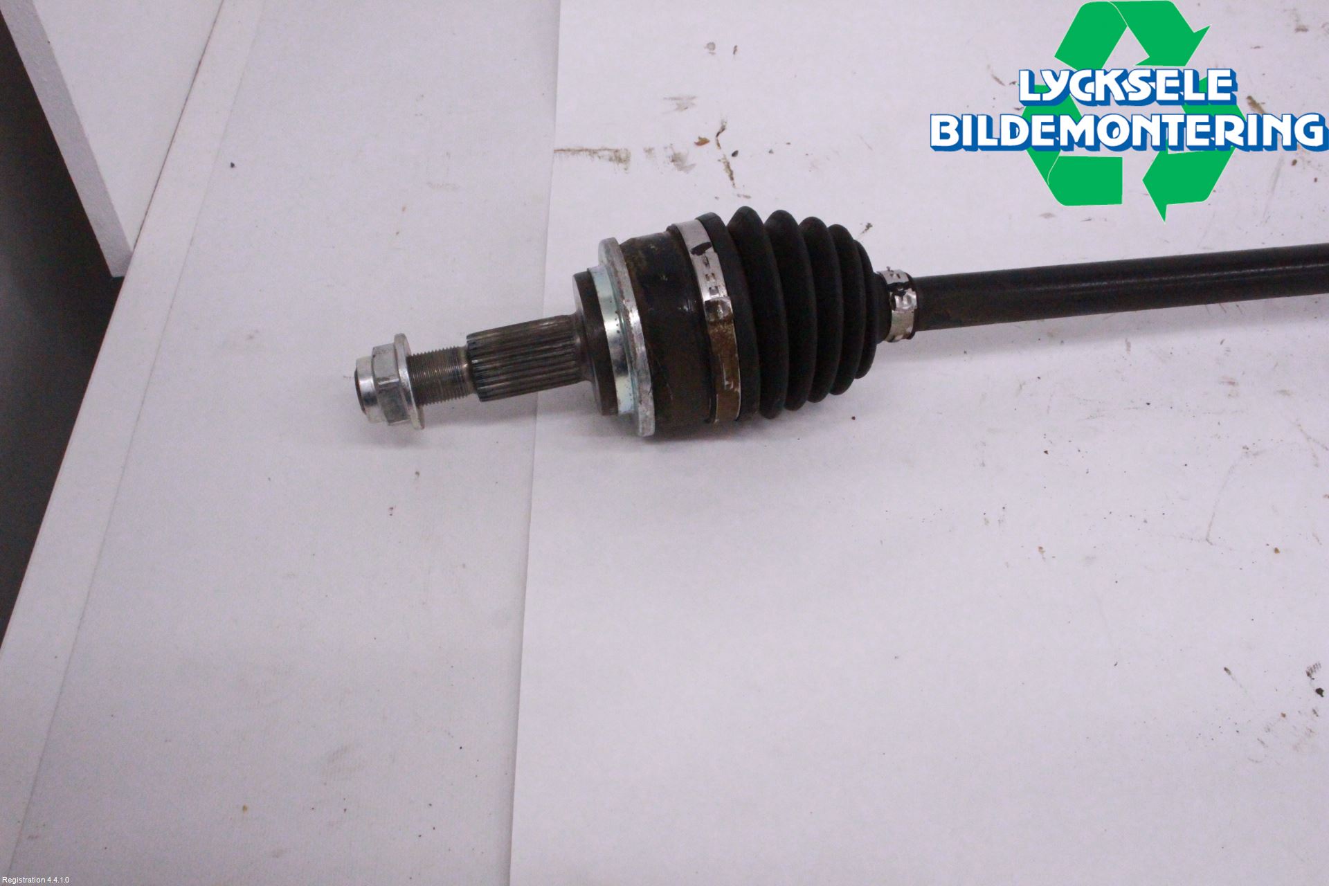 Mazda CX-60 22- Drivaxel Fram Höger