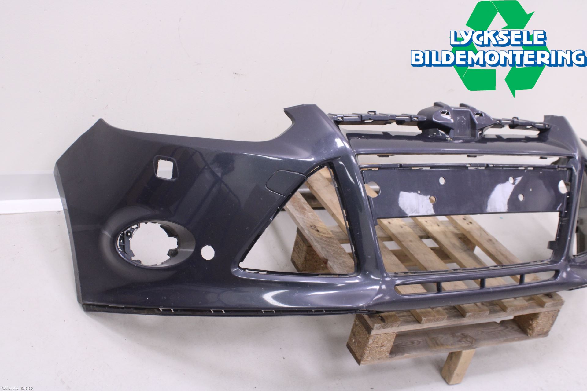 Ford FOCUS 11-14 Stötfångarbeklädnad Fram