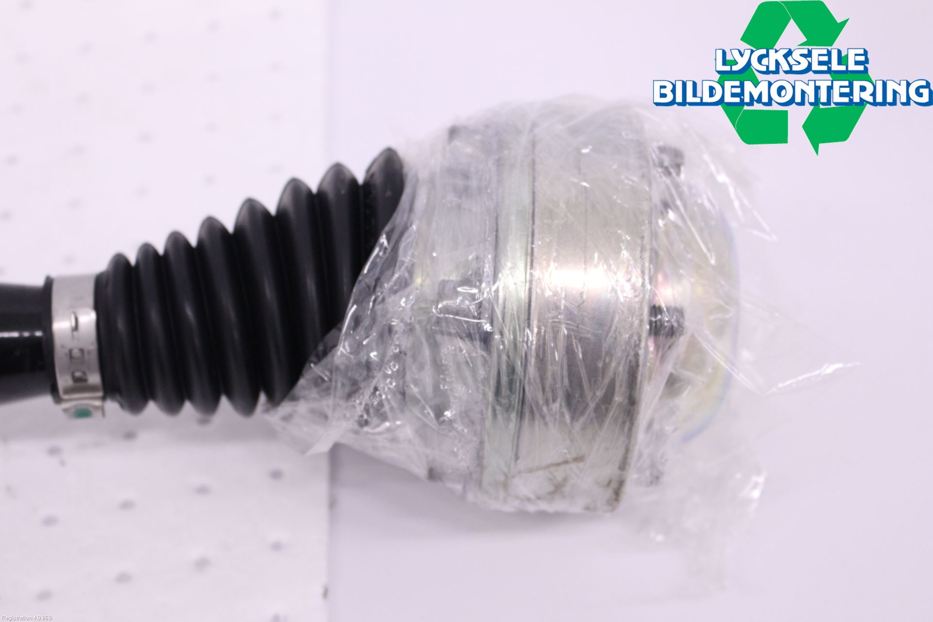 Audi A4/S4 B9 20- Drivaxel Bak Vänster