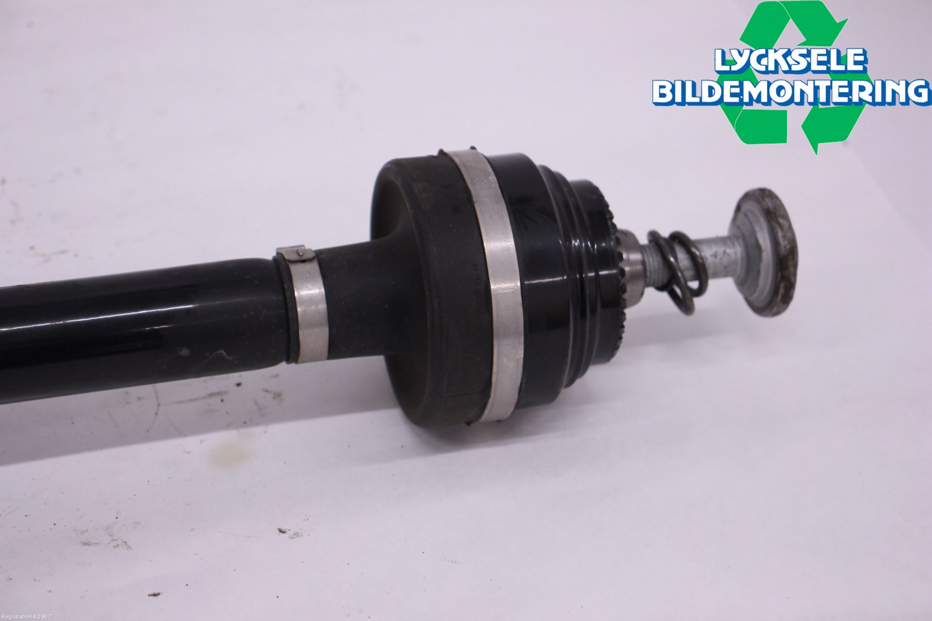 BMW 5 G30/G31/F90 17-23 Drivaxel Bak Höger
