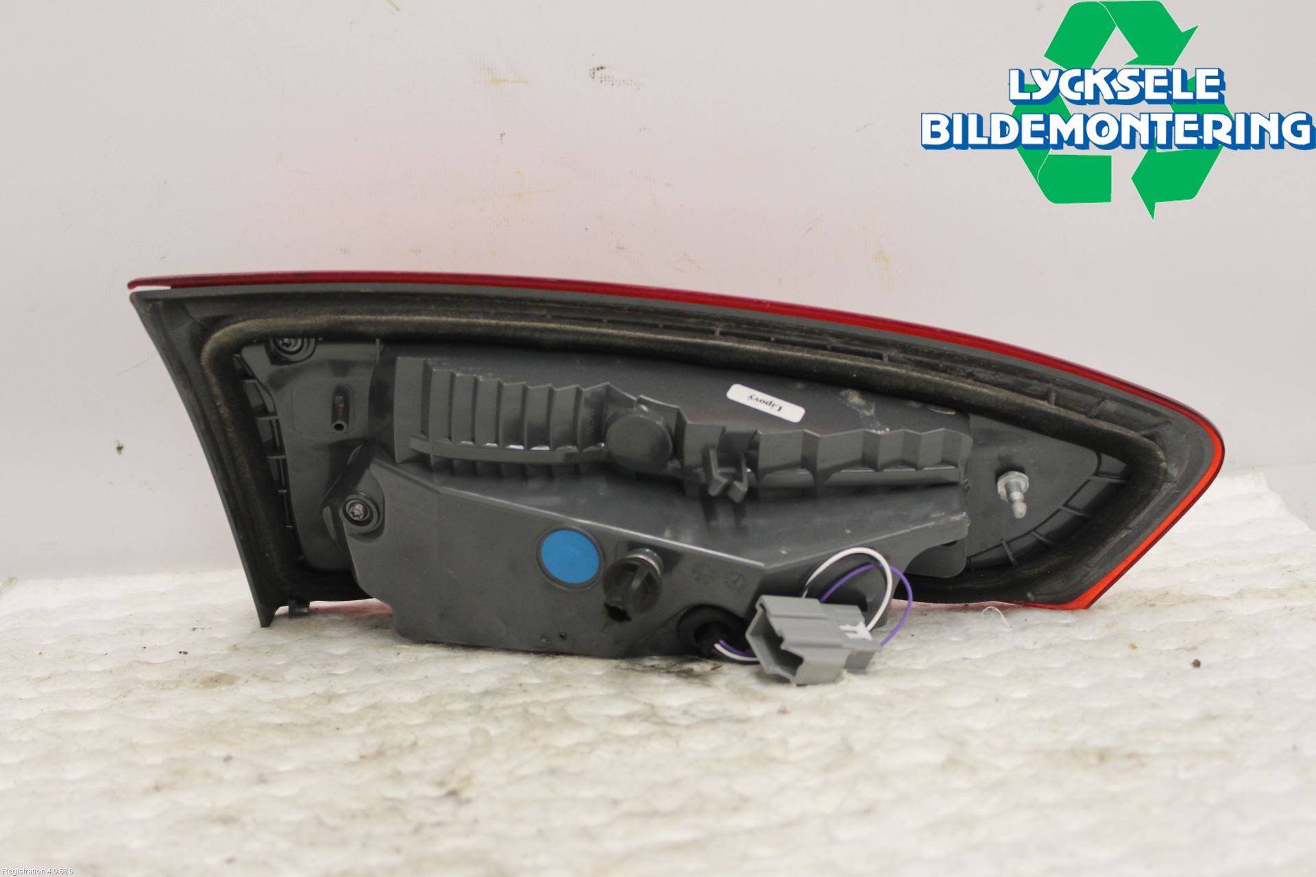 Ford FOCUS 19- Bakljus Lucka Hö