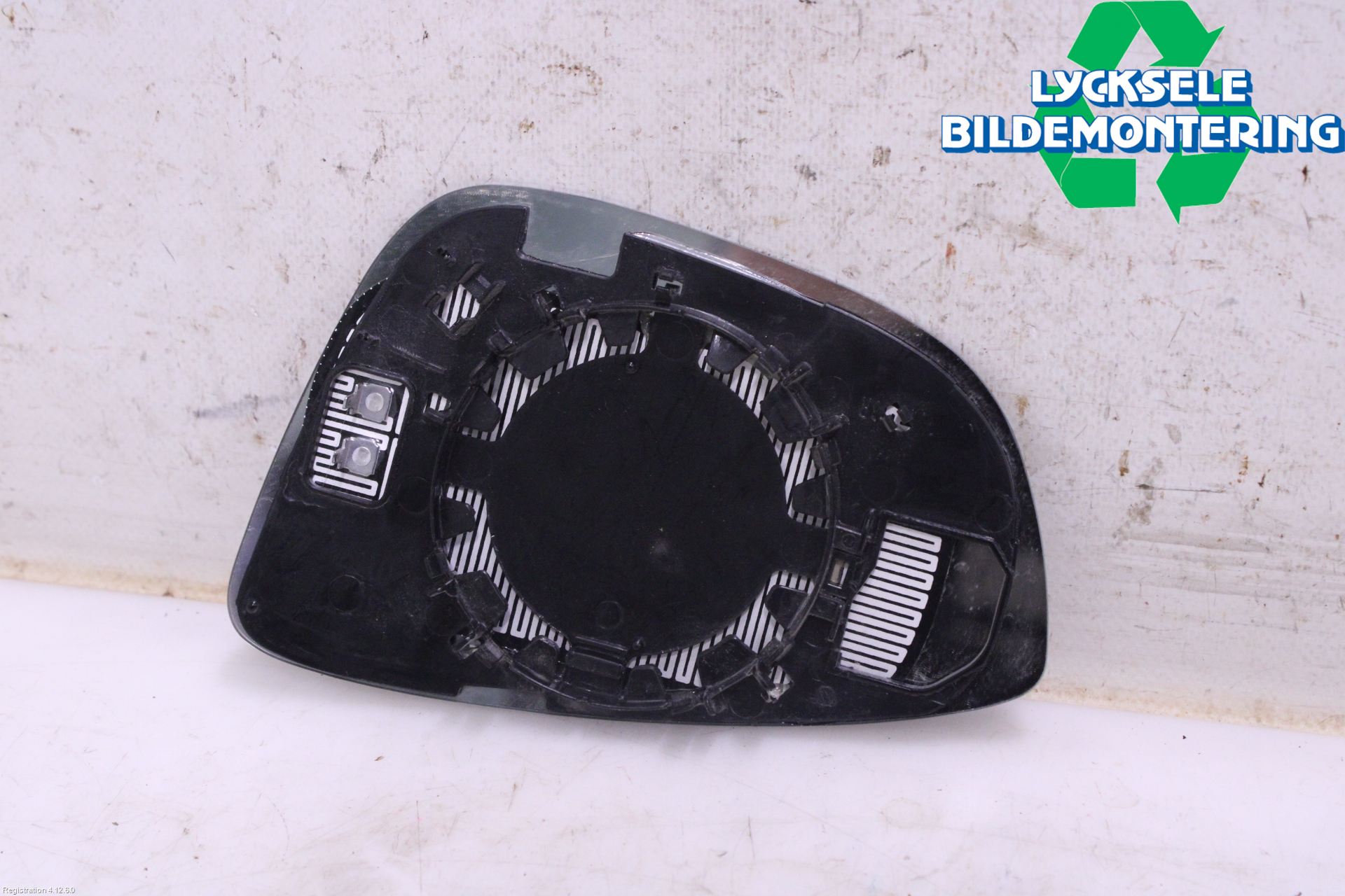Volkswagen VW PASSAT 11-14 Spegelglas Hö