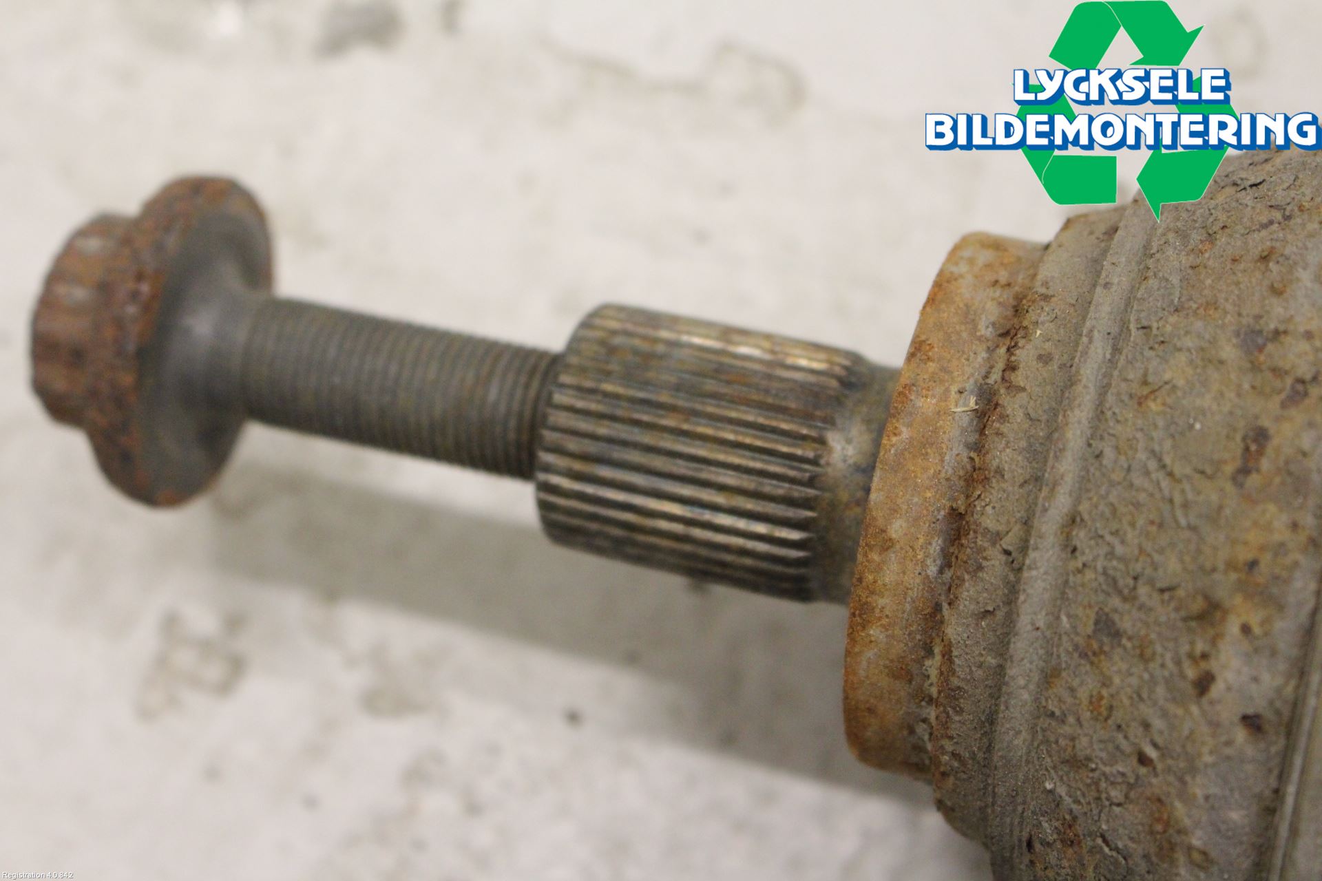 Skoda YETI Drivaxel Fram Höger