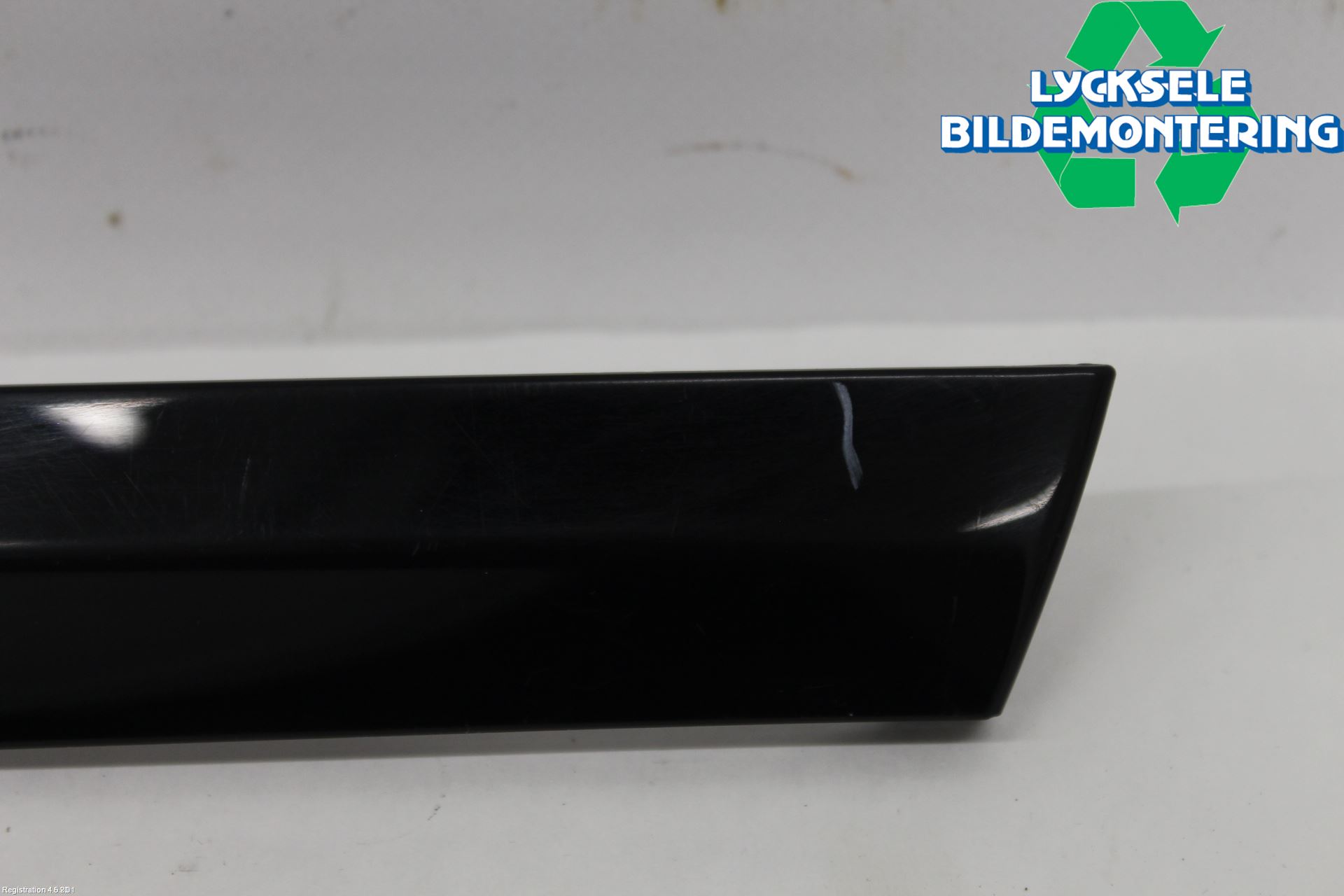 Volkswagen VW PASSAT 20-24 Spoiler Baklucka