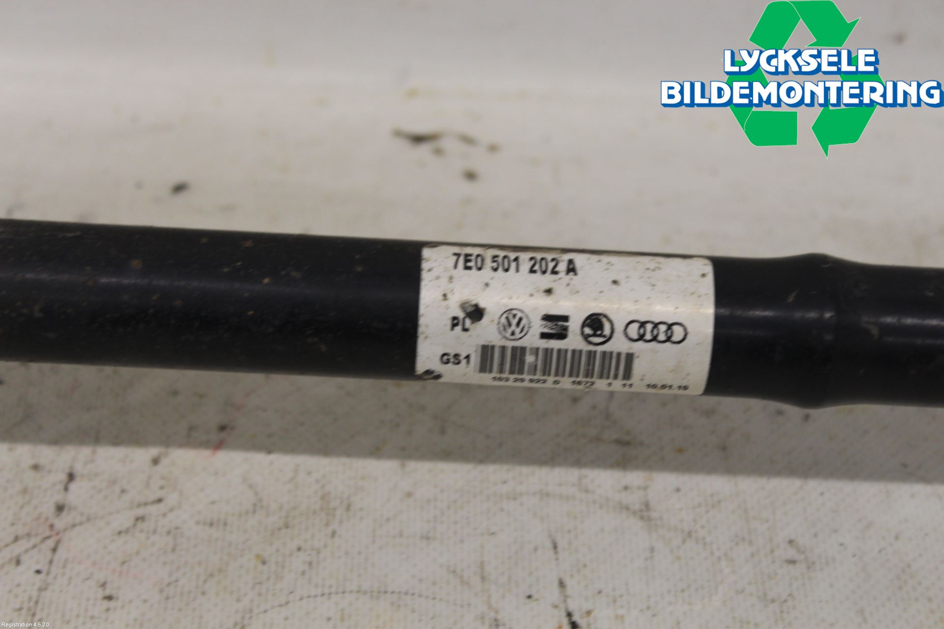 Volkswagen VW TRANSP/CARAVELLE (T6) 16-22 Drivaxel Bak Höger
