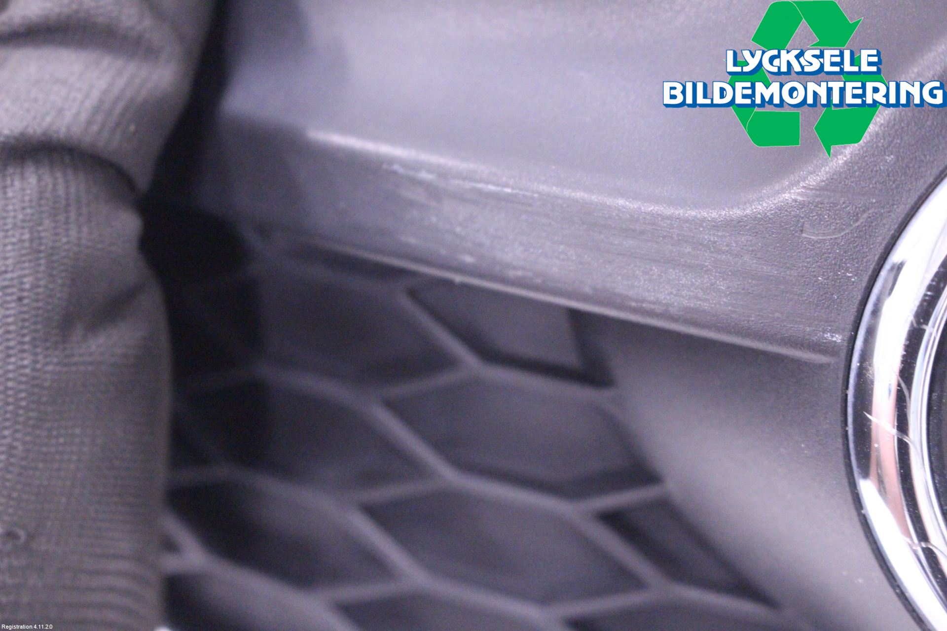 Audi Q3 8U 12-18 Dimljussarg Fram