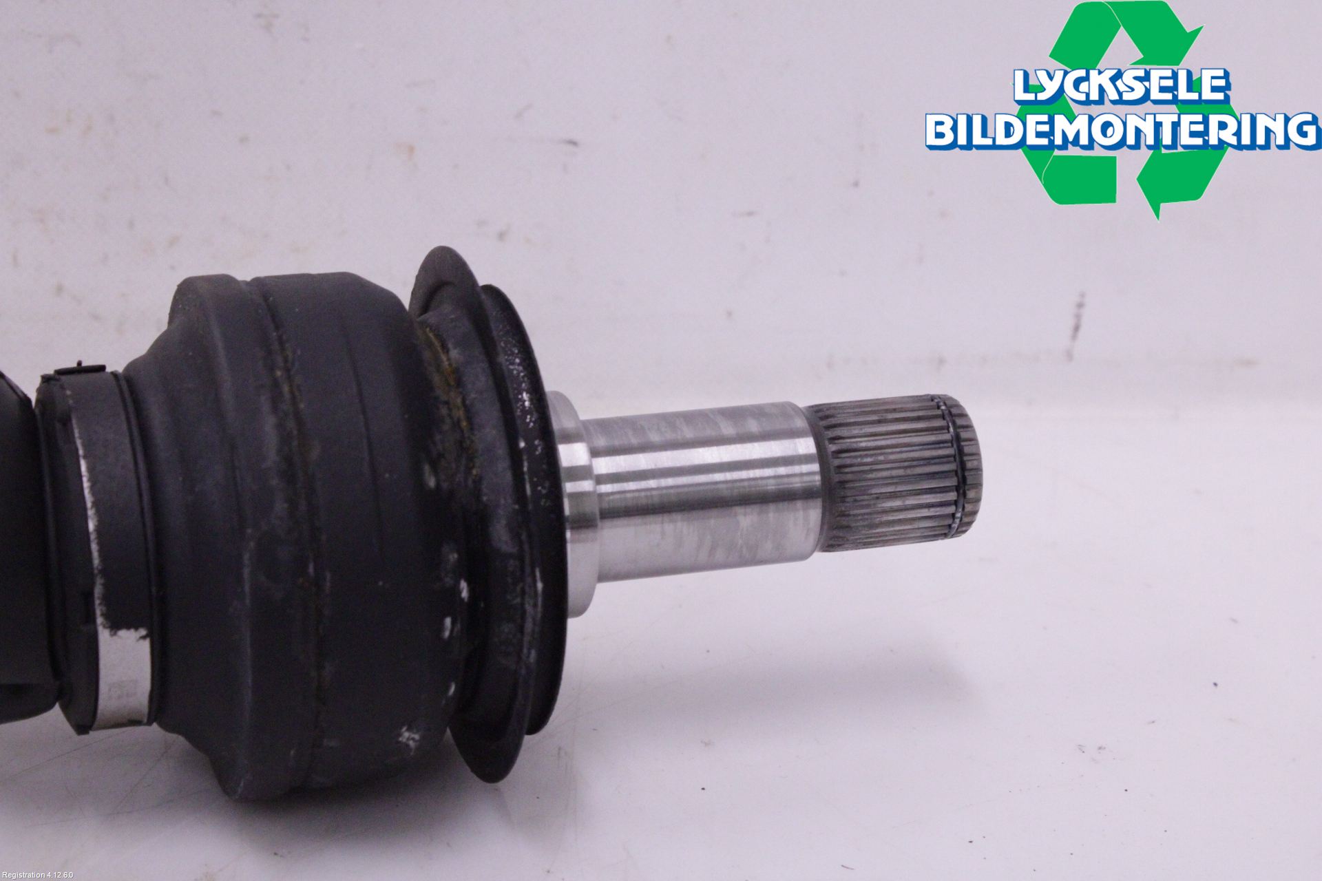 Mercedes-Benz MB E-KLASS (W213) 16-23 Drivaxel Bak Höger