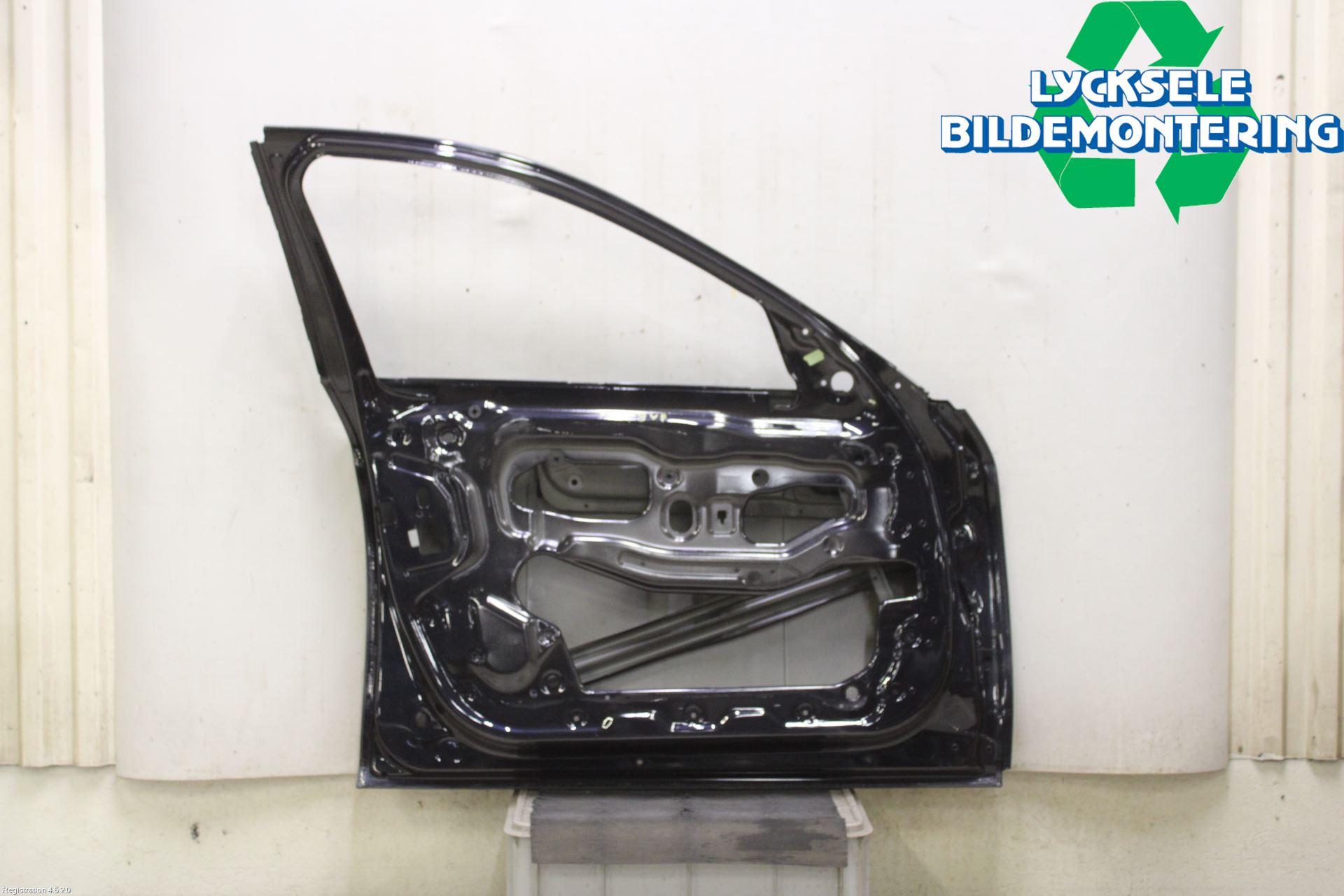 BMW 5 F10/F11/F18 09-17 Dörr Fram Vänster