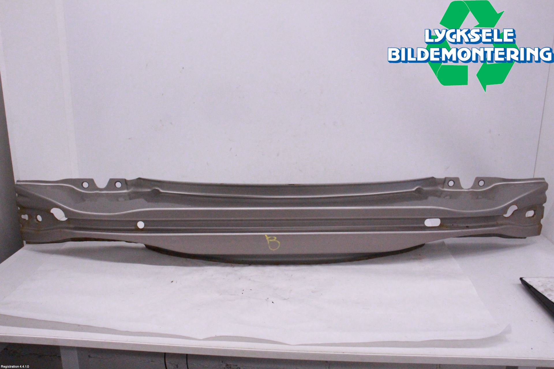 Volvo V60 11-13 Stötfångarbalk Bak