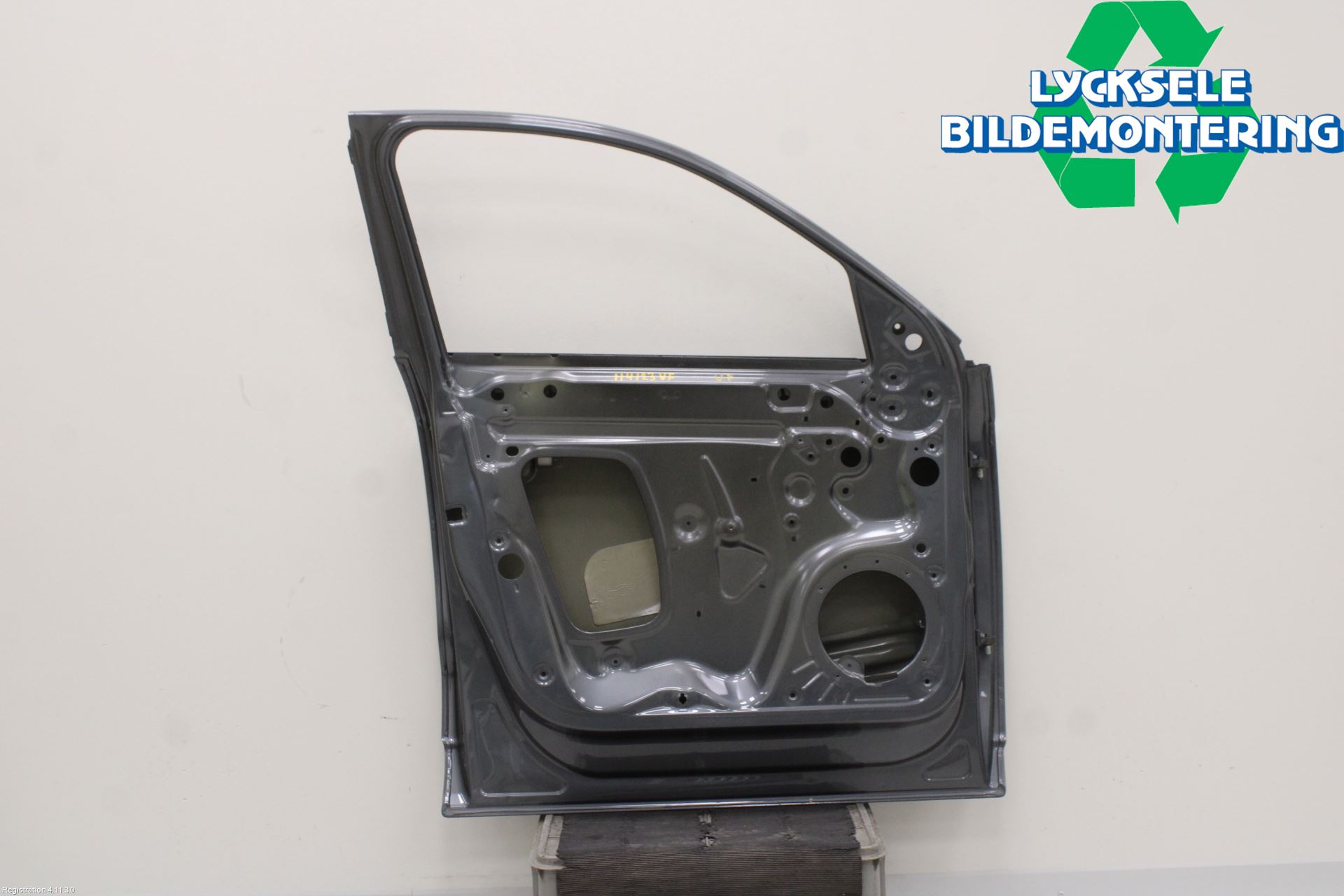 Audi Q3 8U 12-18 Dörr Fram Vänster