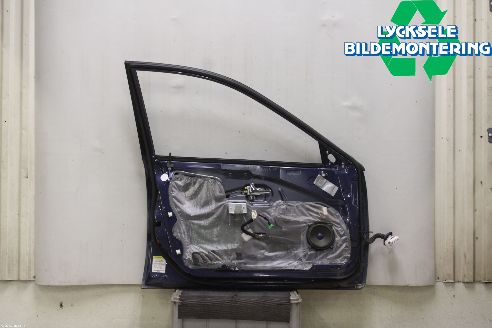 Volvo S40/V40    96-04 Dörr Fram Vänster