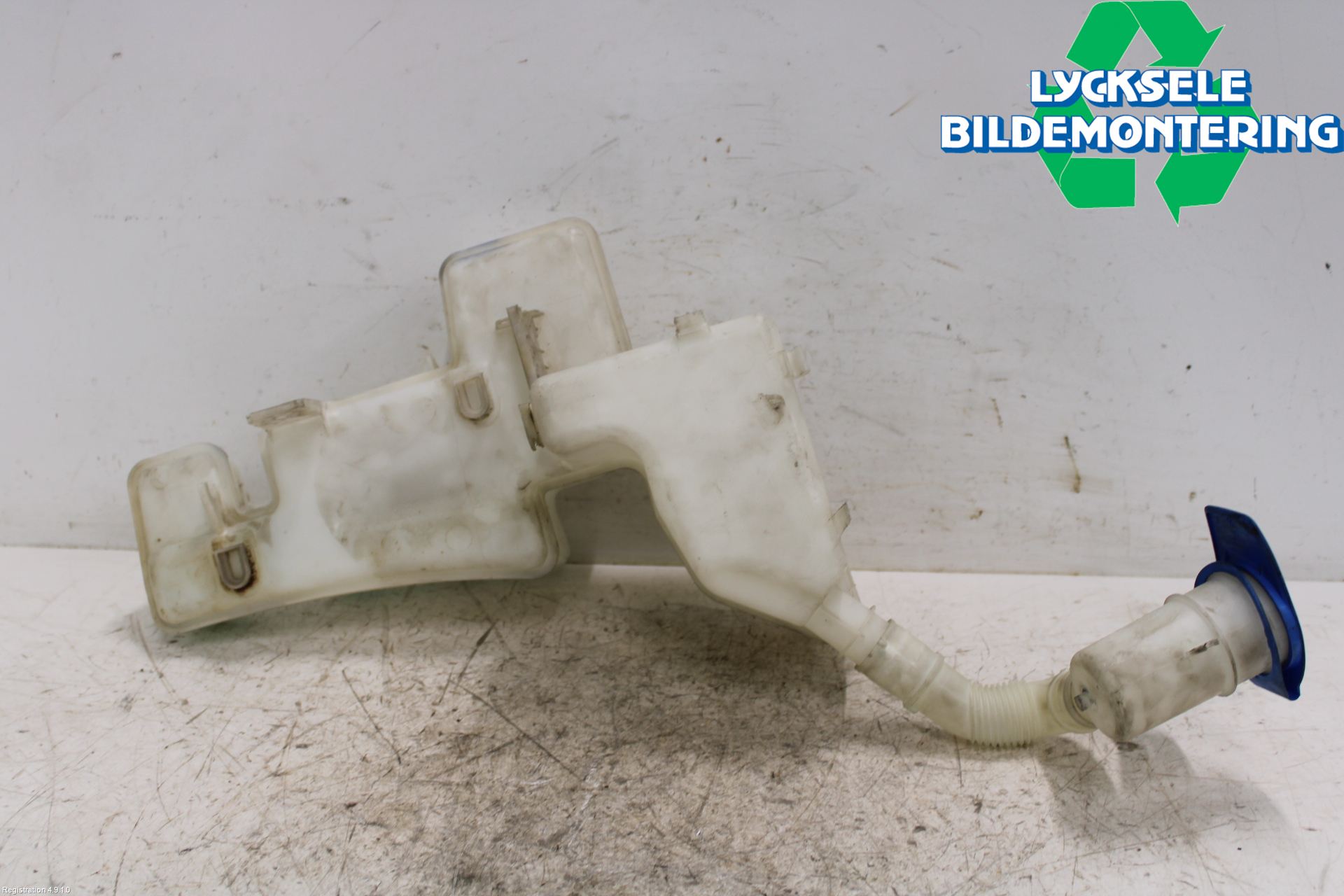 Volkswagen VW CADDY      04-10 Spolartank Vindruta-Strål
