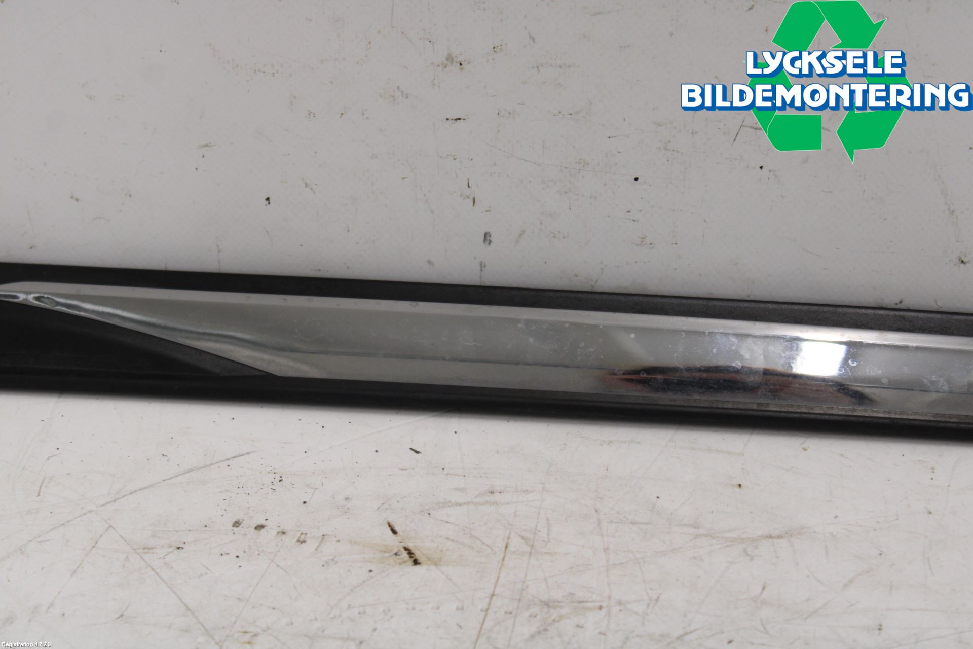 Peugeot 3008 17-24 List Framskärm Vä