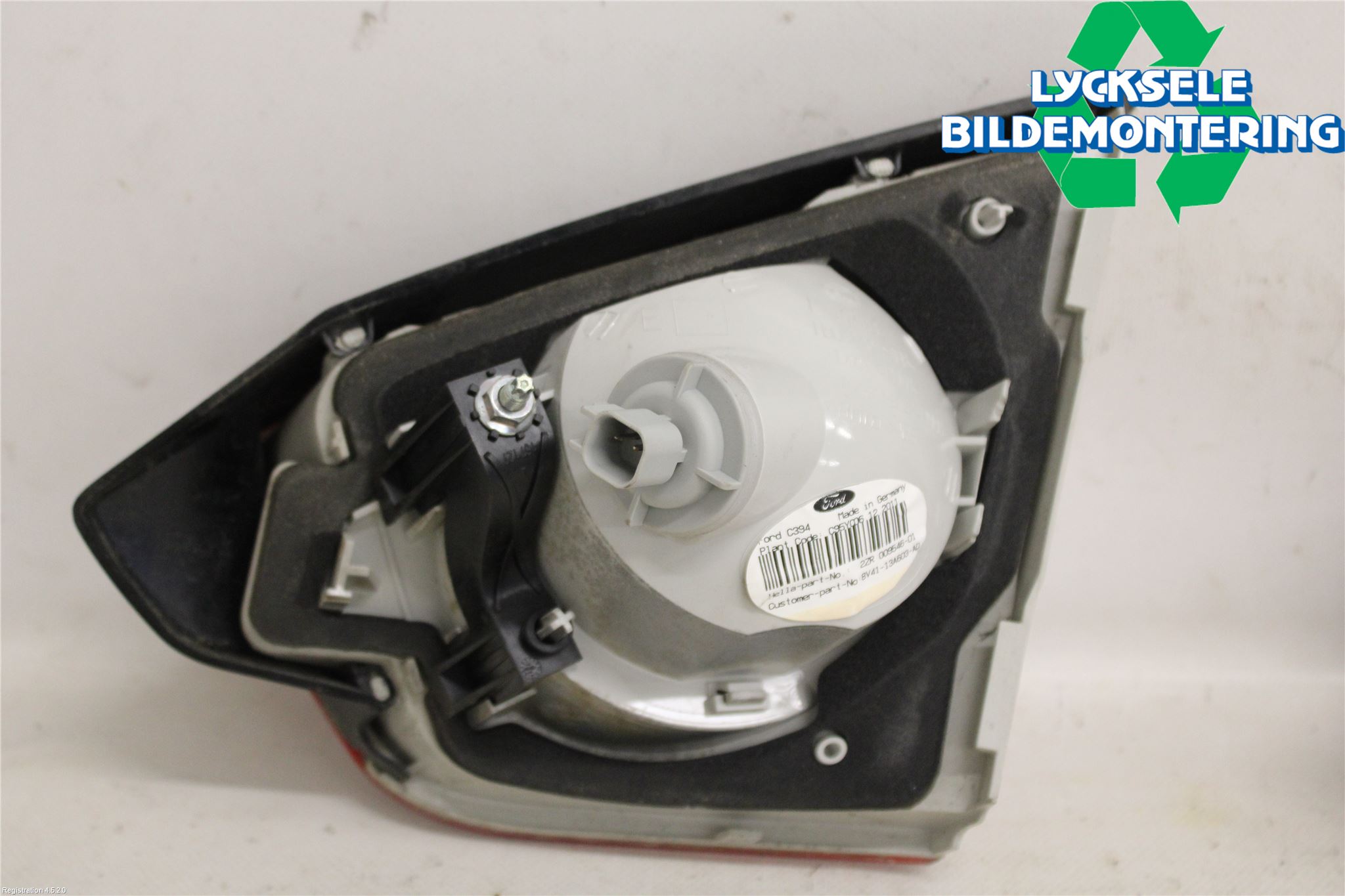 Ford KUGA 08-12 Bakljus Lucka Vä