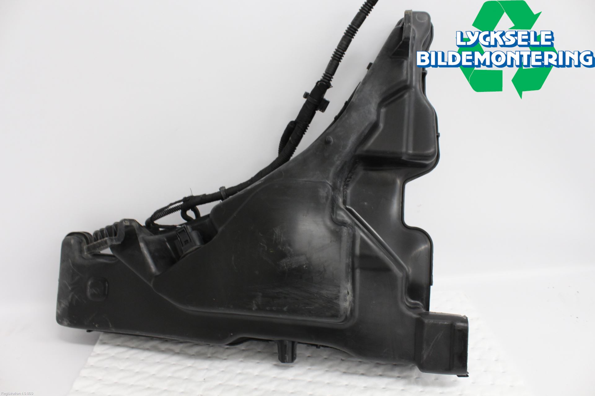 Audi A4/S4 B9 16-19 Spolartank Vindruta-Strål