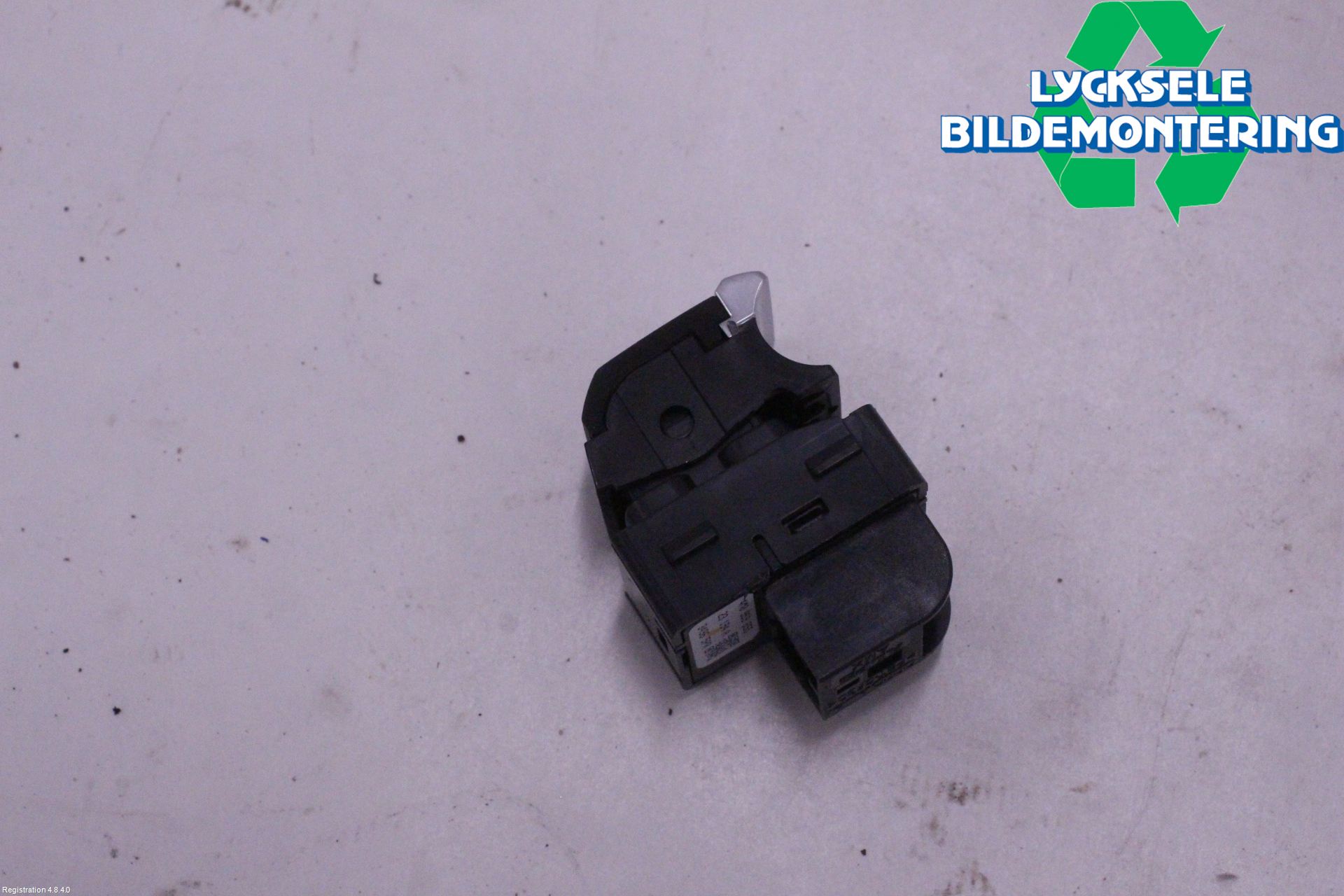 Audi A4/S4 B9 20- Strömställare Elhiss