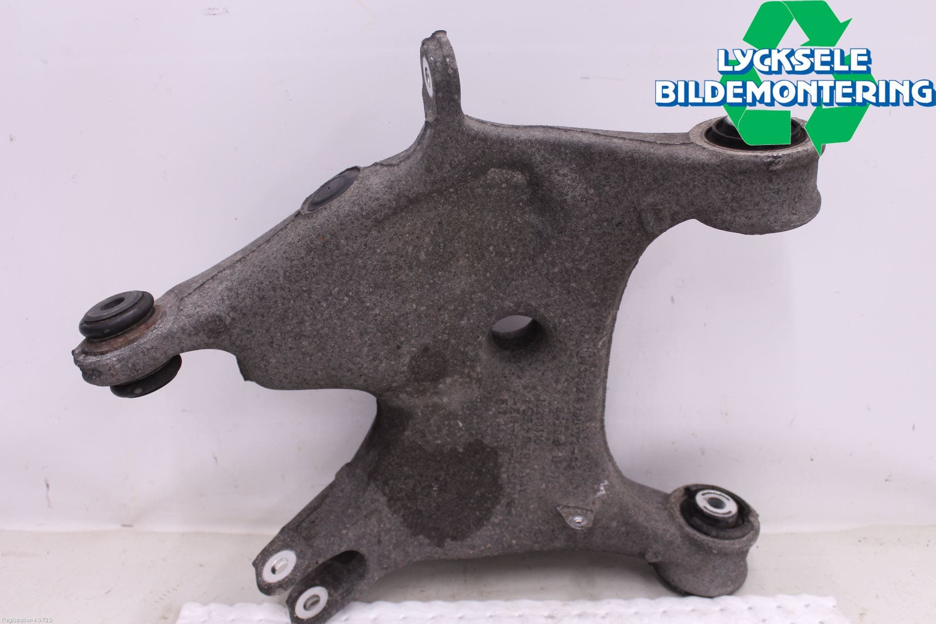 BMW 5 F10/F11/F18 09-17 Bärarm Bak Höger