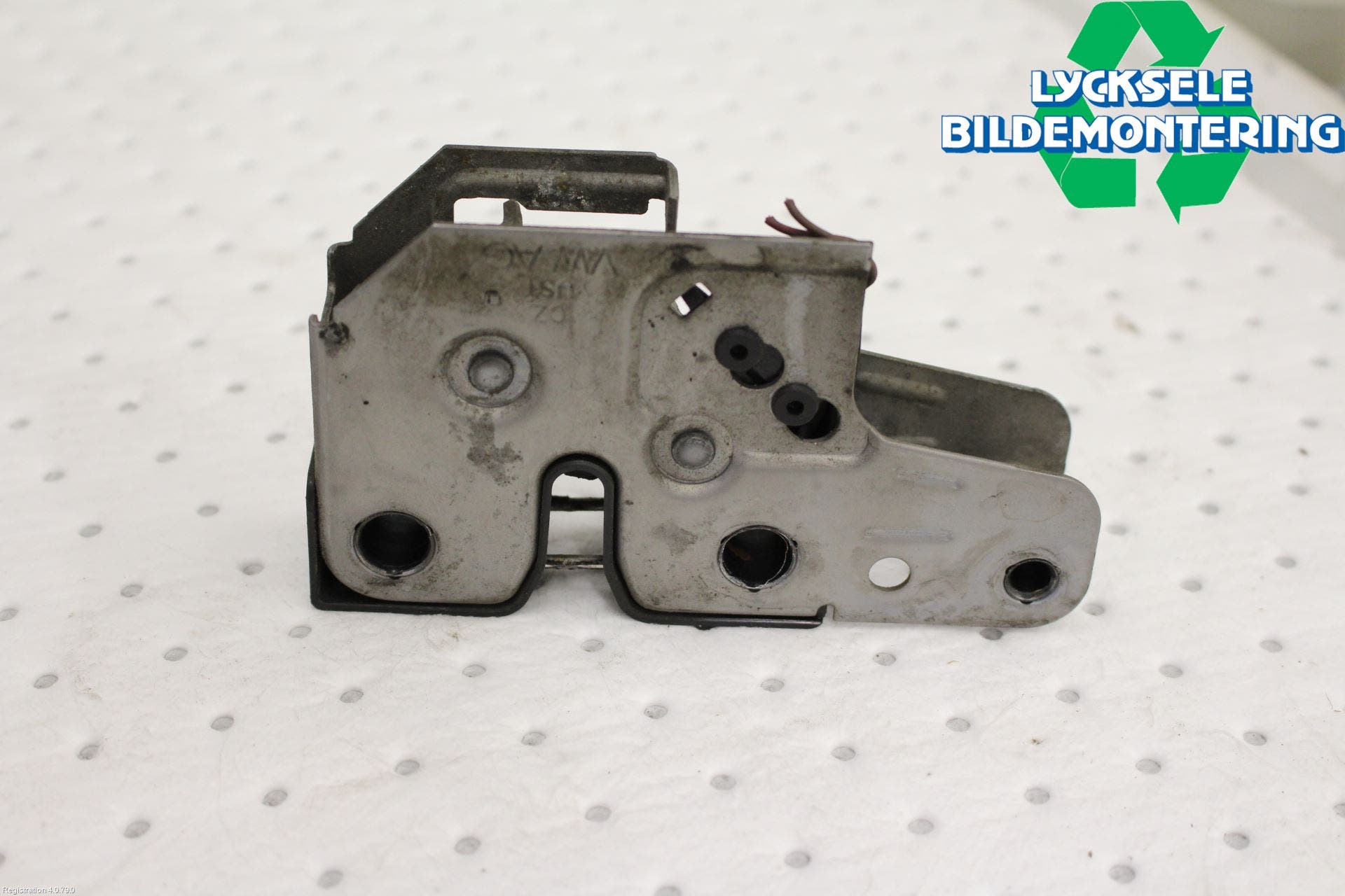 Volkswagen VW TRANSP/CARAVELLE (T5) 04-15 Huvlås