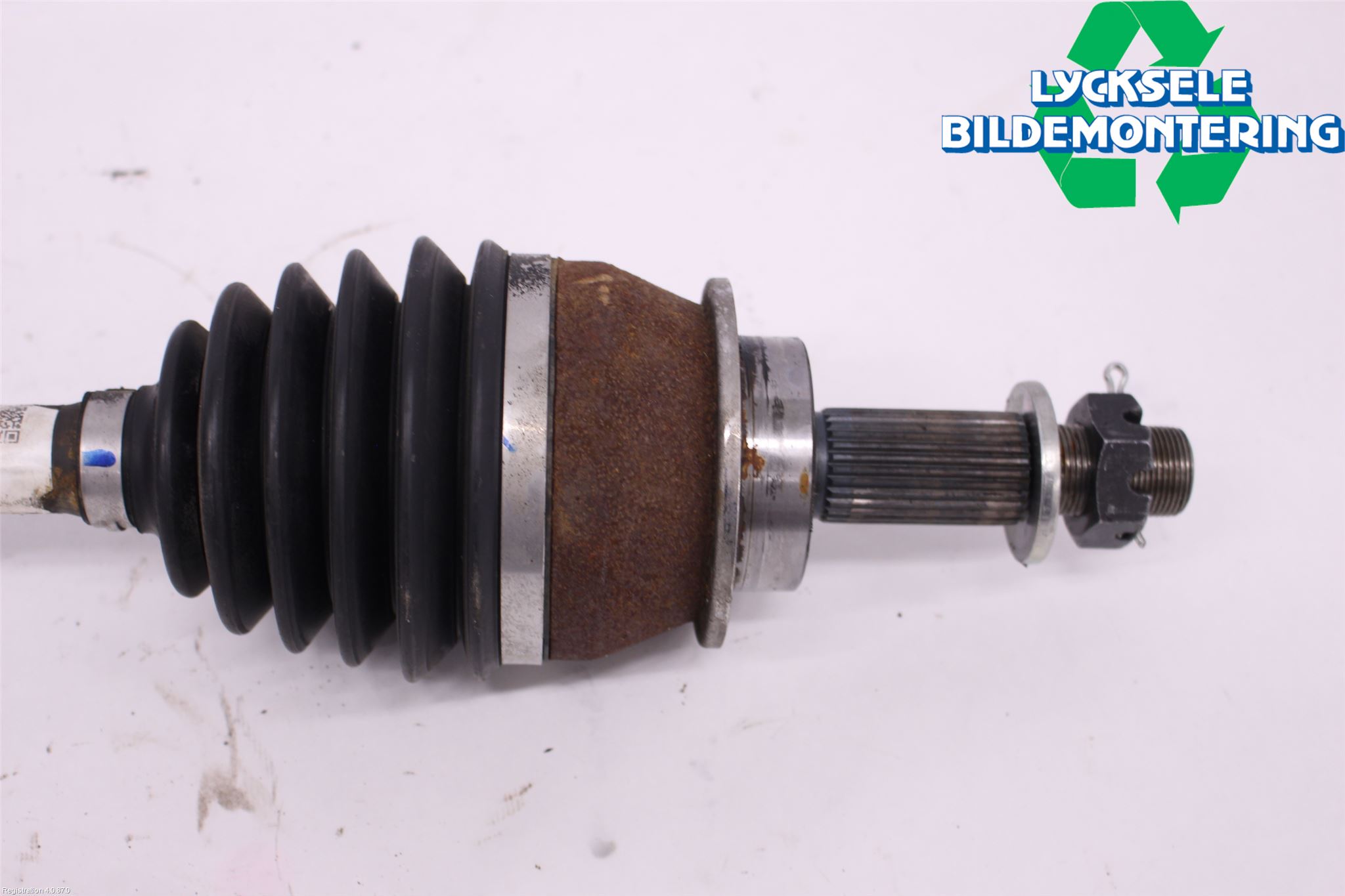 Isuzu D-MAX Drivaxel Fram Höger