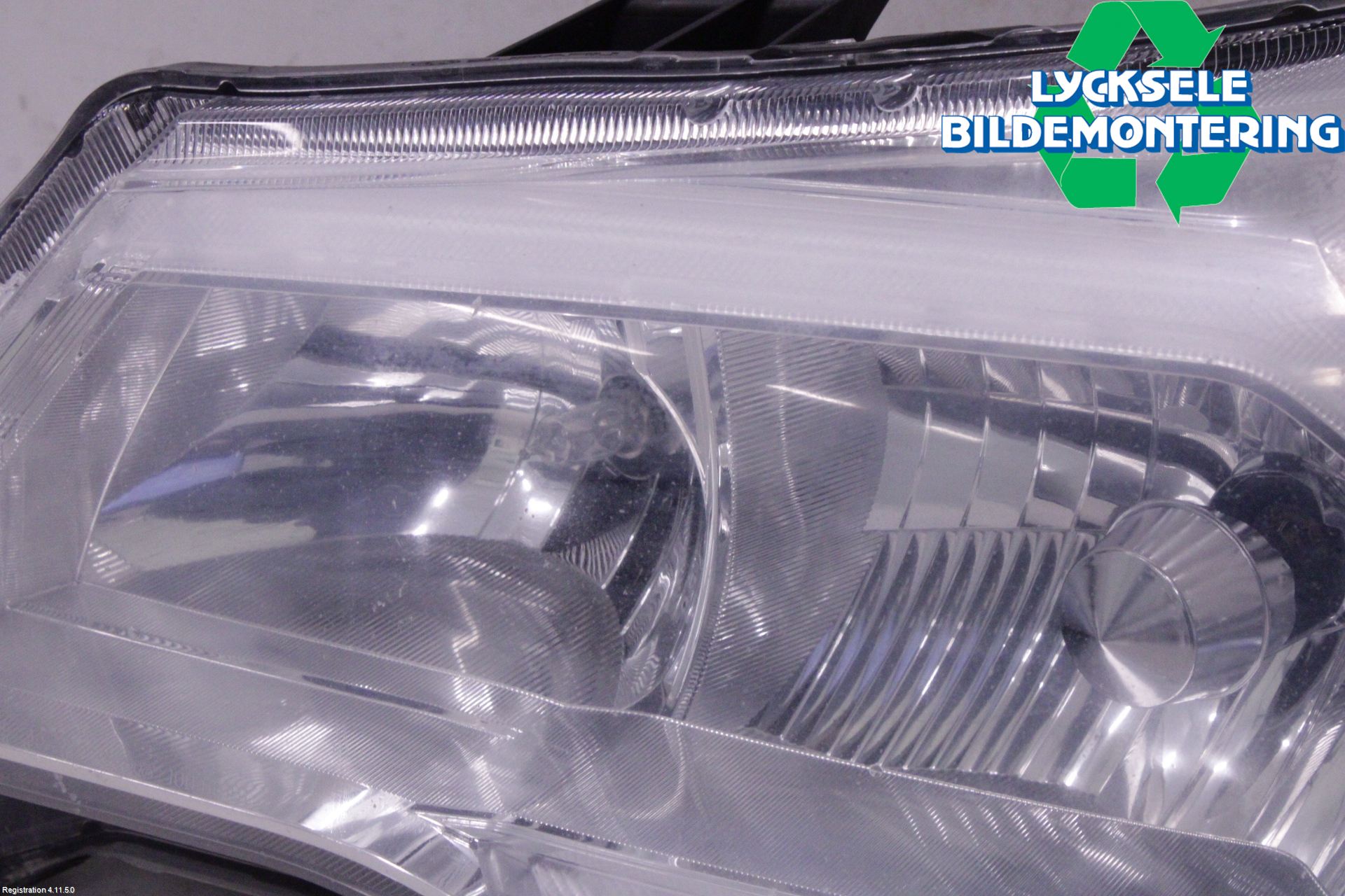 Subaru FORESTER SJ 13-18 Strålkastare Vänster