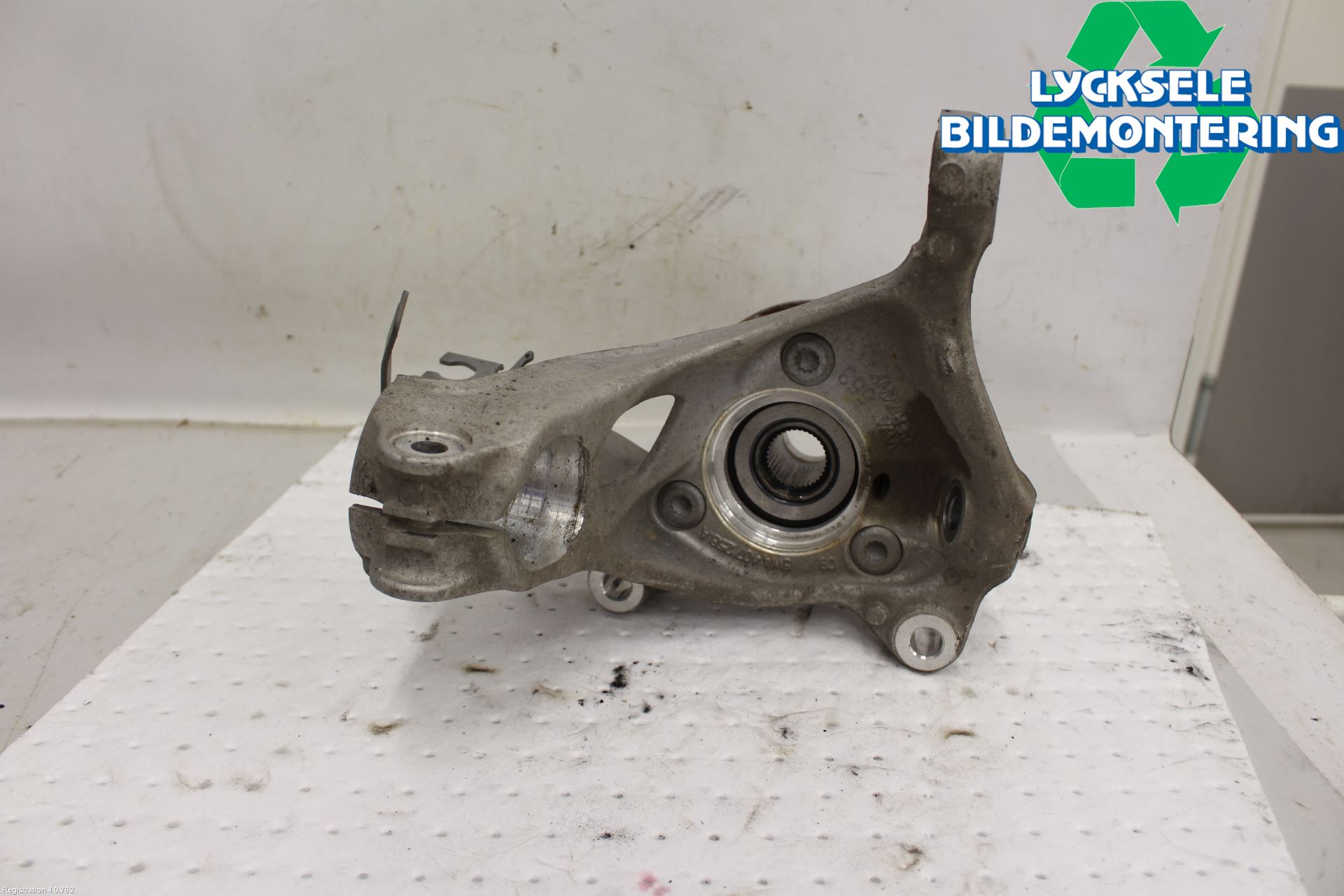 Audi A3/S3 8Y 21- Styrspindel Lagerhus Hö