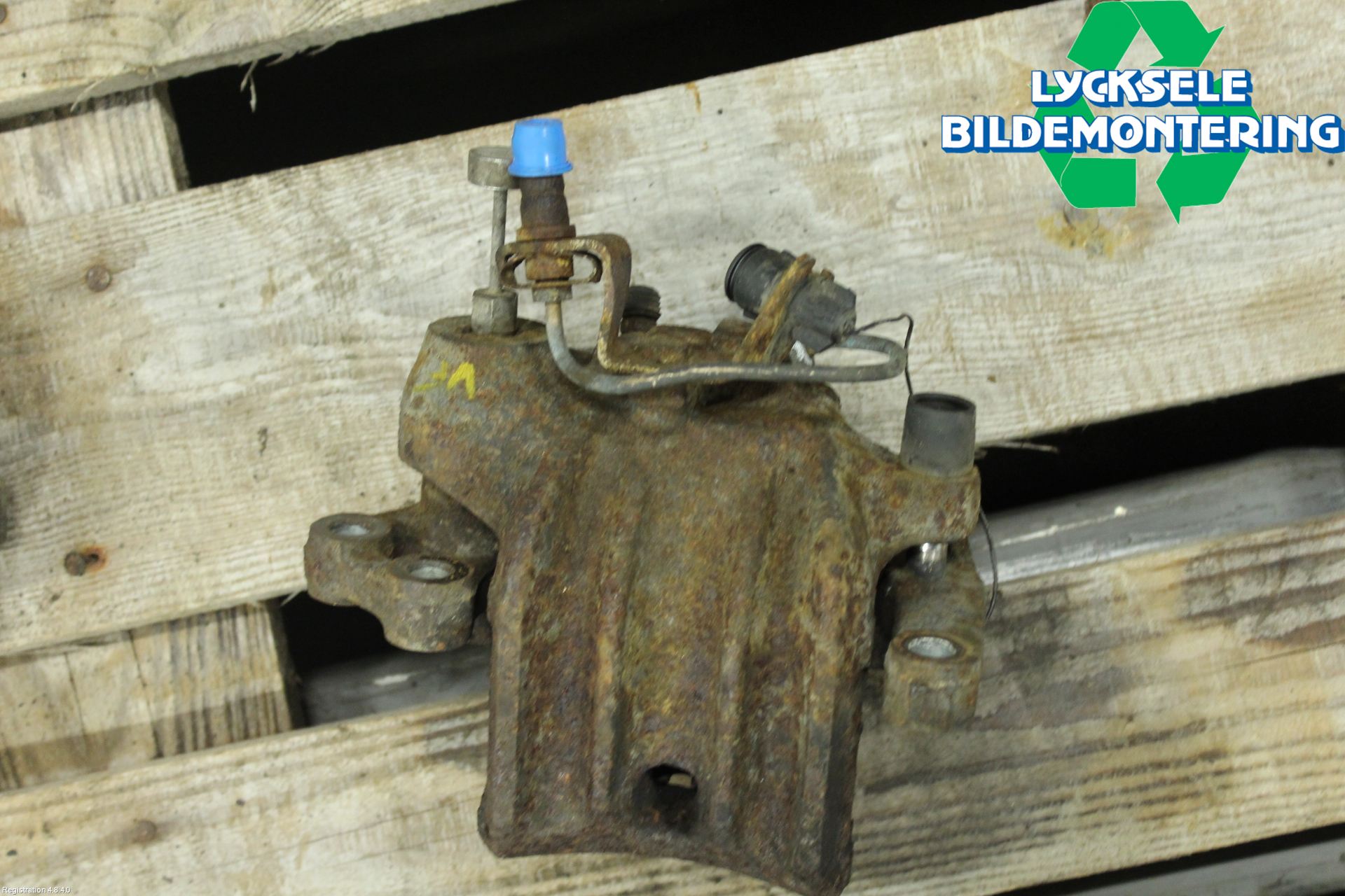 Audi V8       89- Bromsok Fram Vänster