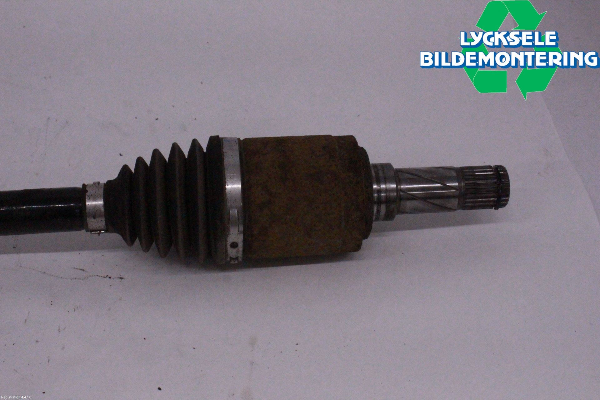 Ford KUGA 08-12 Drivaxel Bak Vänster