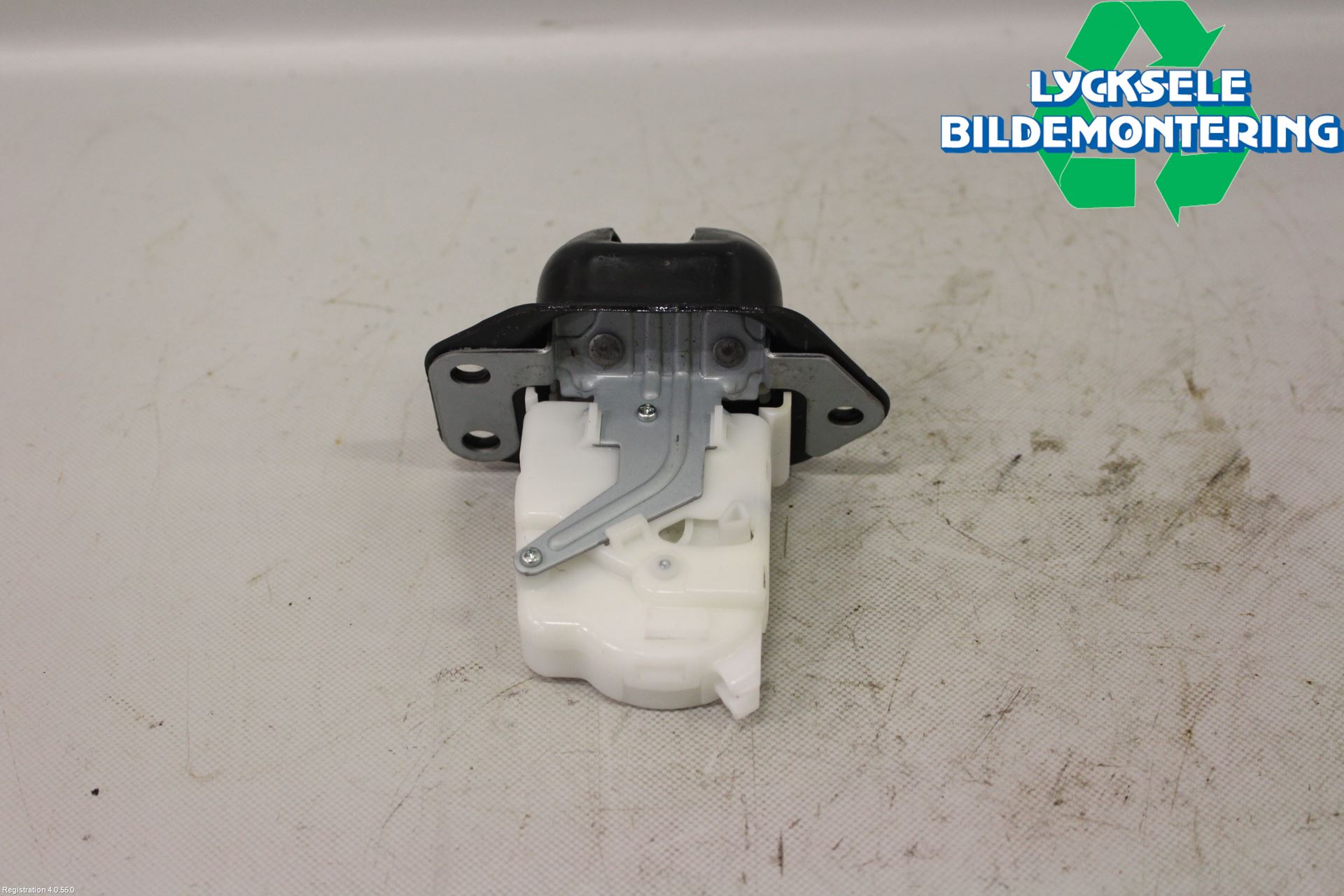 Nissan JUKE 10-14 Låskista Baklucka