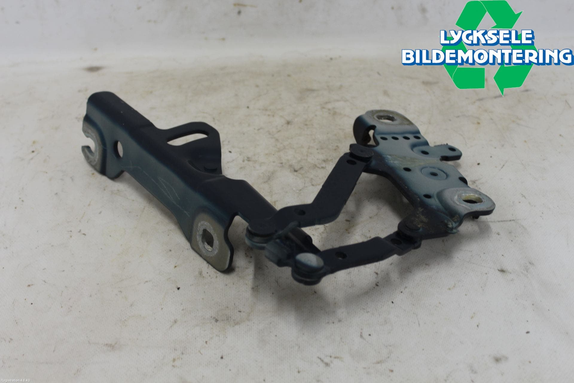 BMW 3 F30/F31/F80 12-19 Huvgångjärn