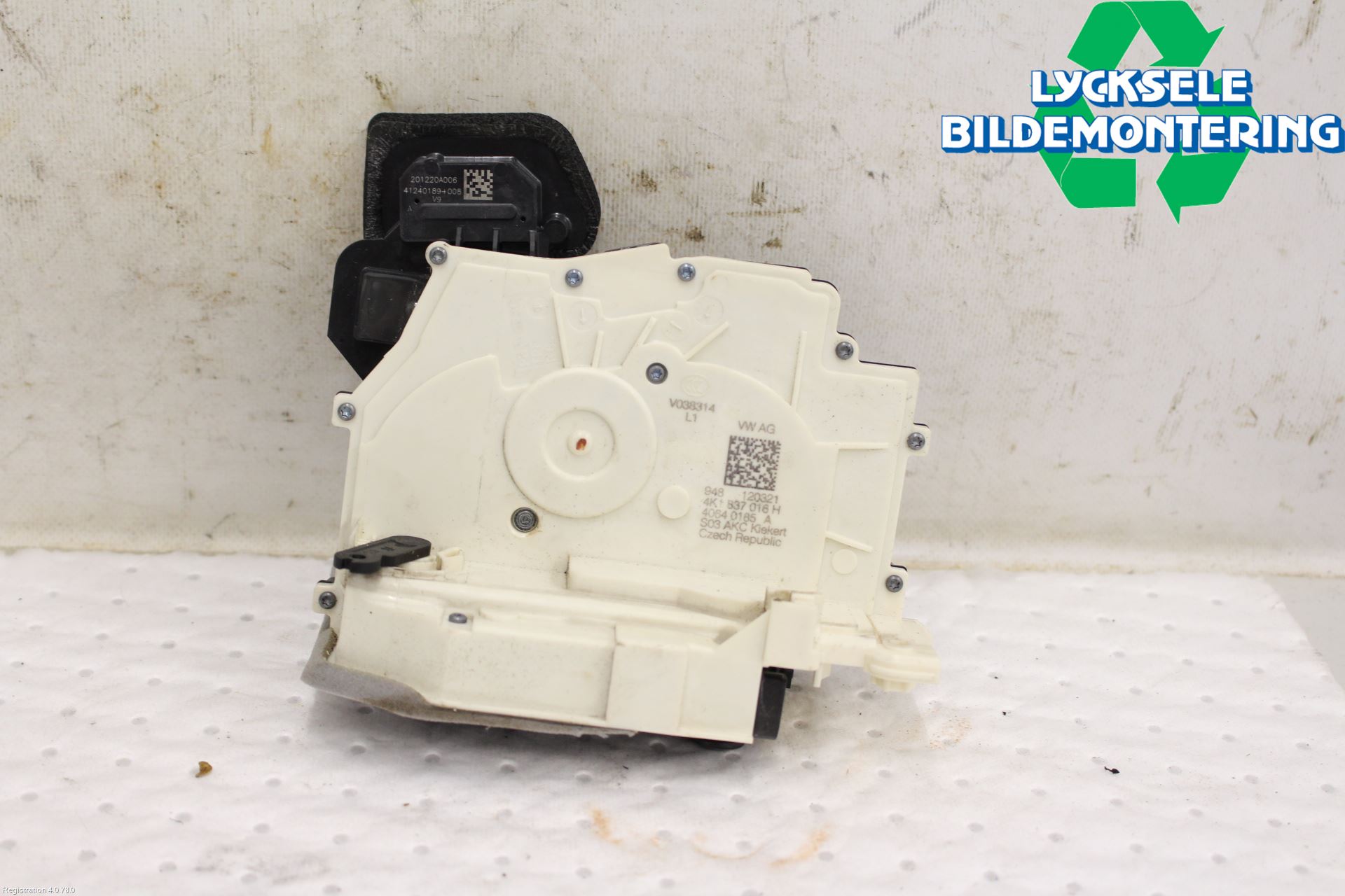 Audi A6 F2/C8 19- Låskista-Dörrlås