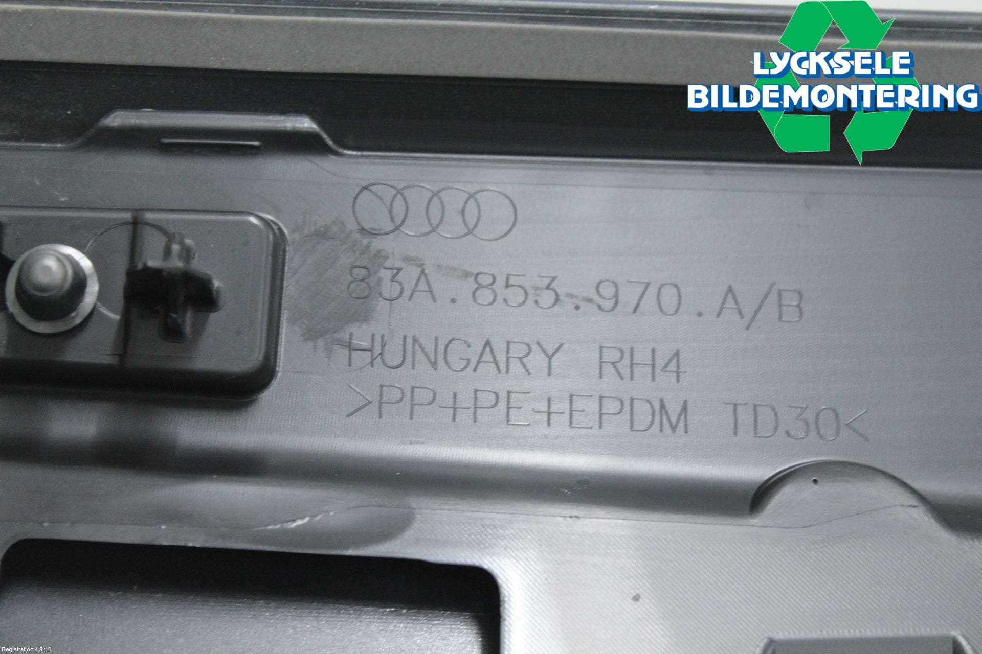 Audi Q3 F3 19- Dörr Dekorlist Bak Hö