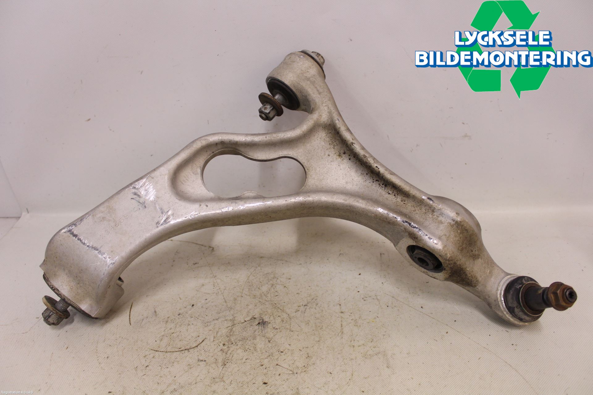 Volkswagen VW TOUAREG 7L 03-10 Bärarm Fram Undre Vä