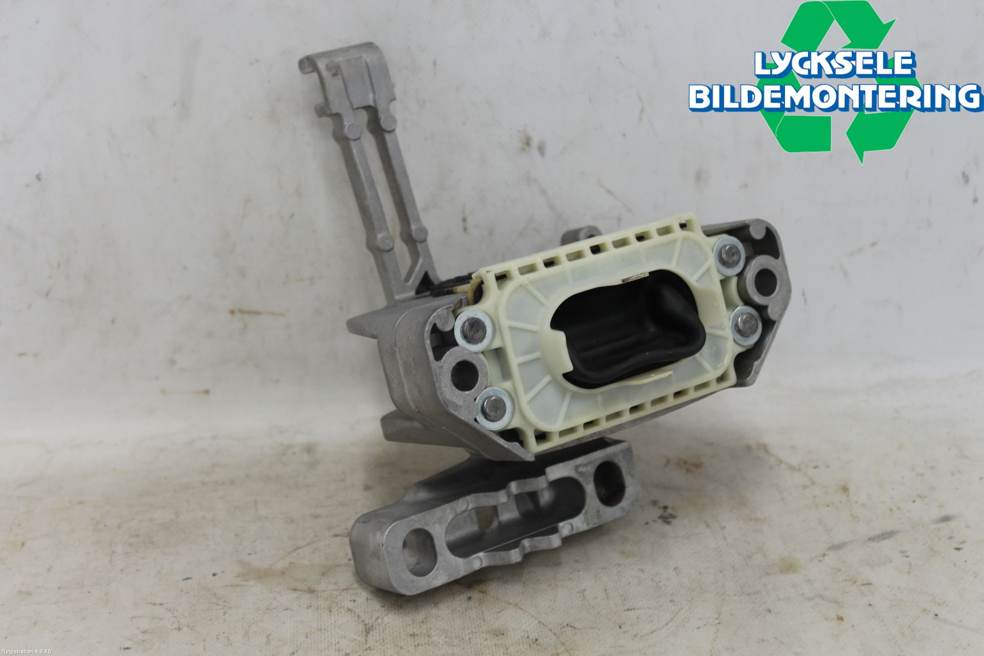 Skoda KAMIQ 20- Motorfäste