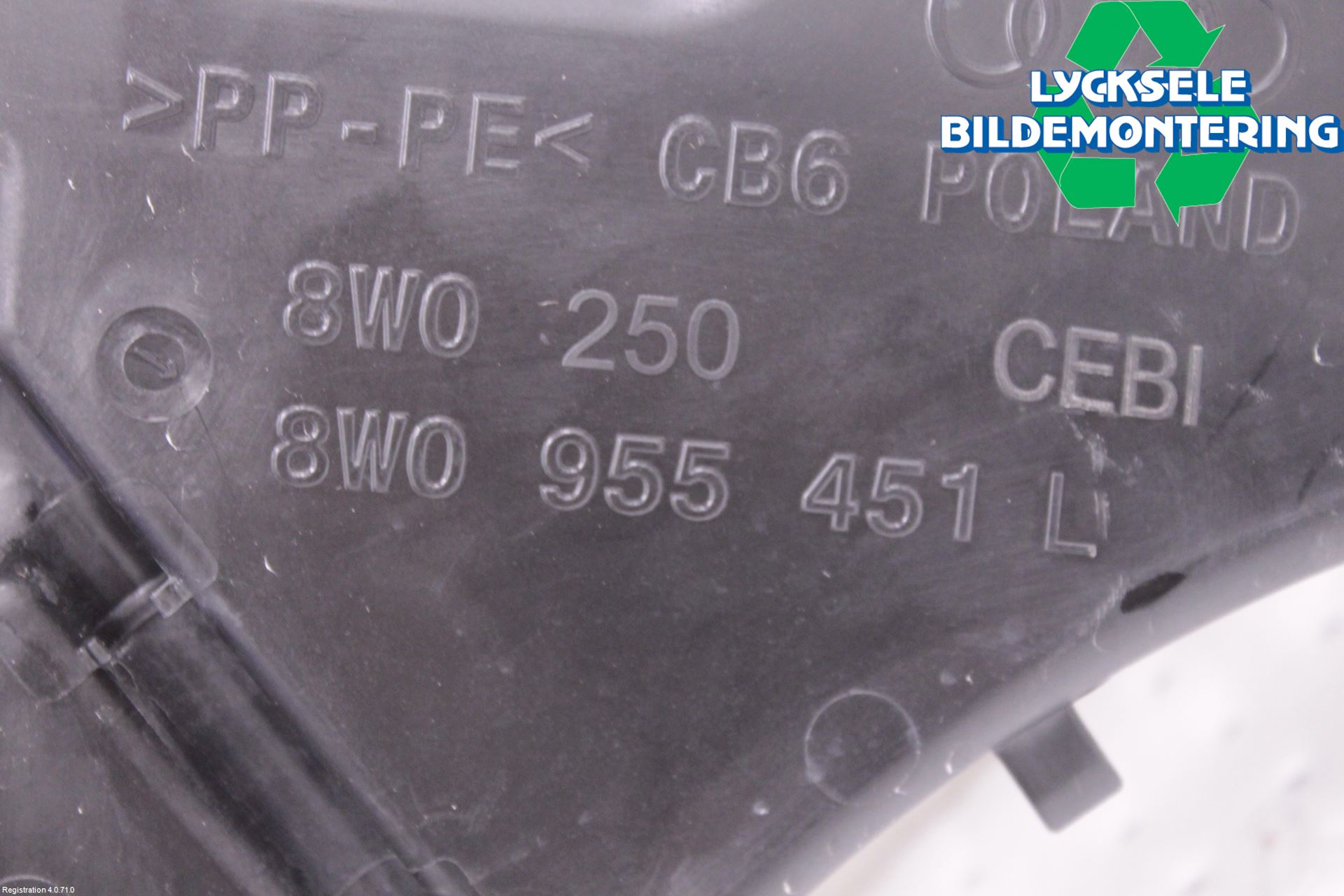 Audi A4/S4 B9 20- Spolartank Vindruta-Strål