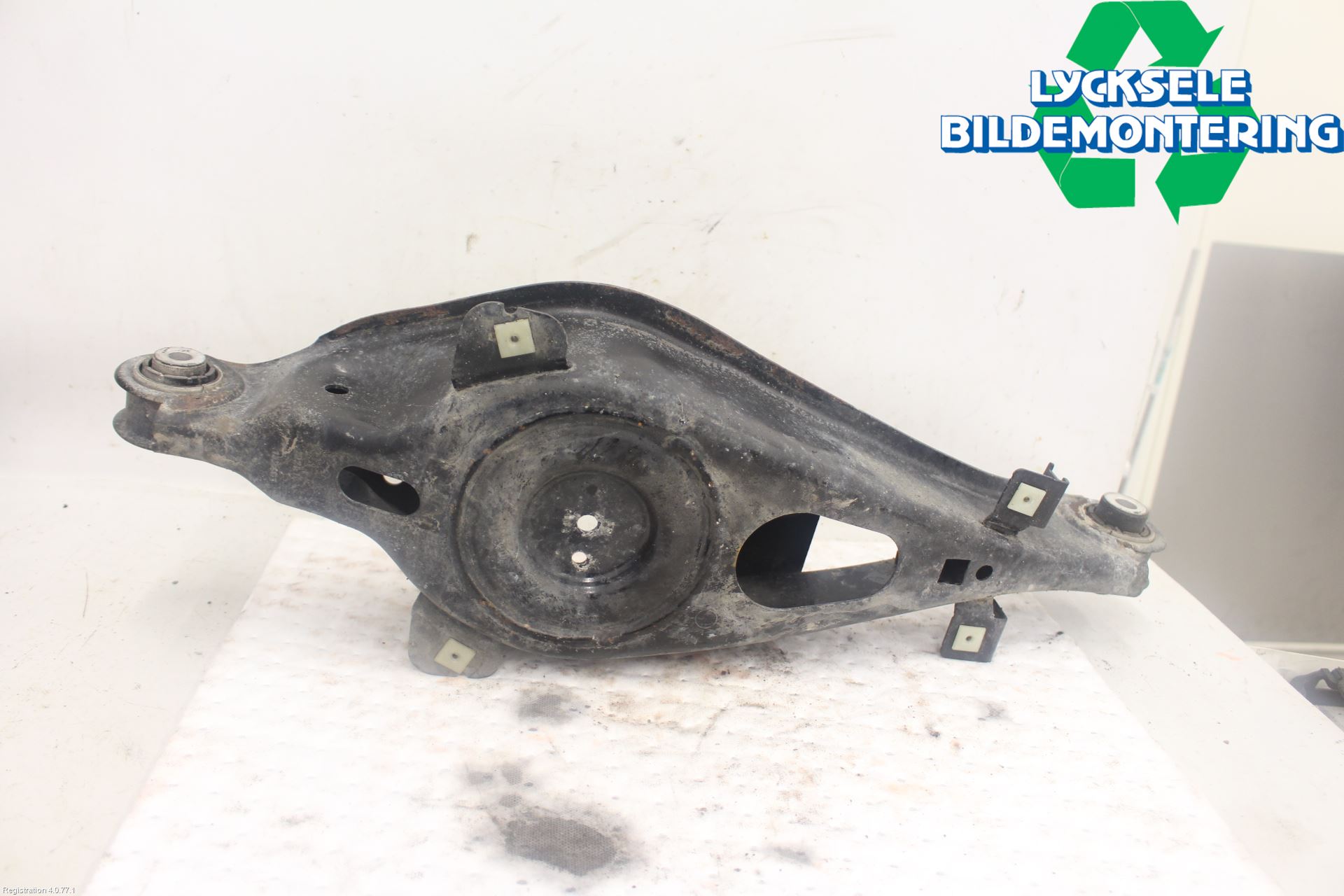 Ford FOCUS 19- Bärarm Bak Vä-Hö