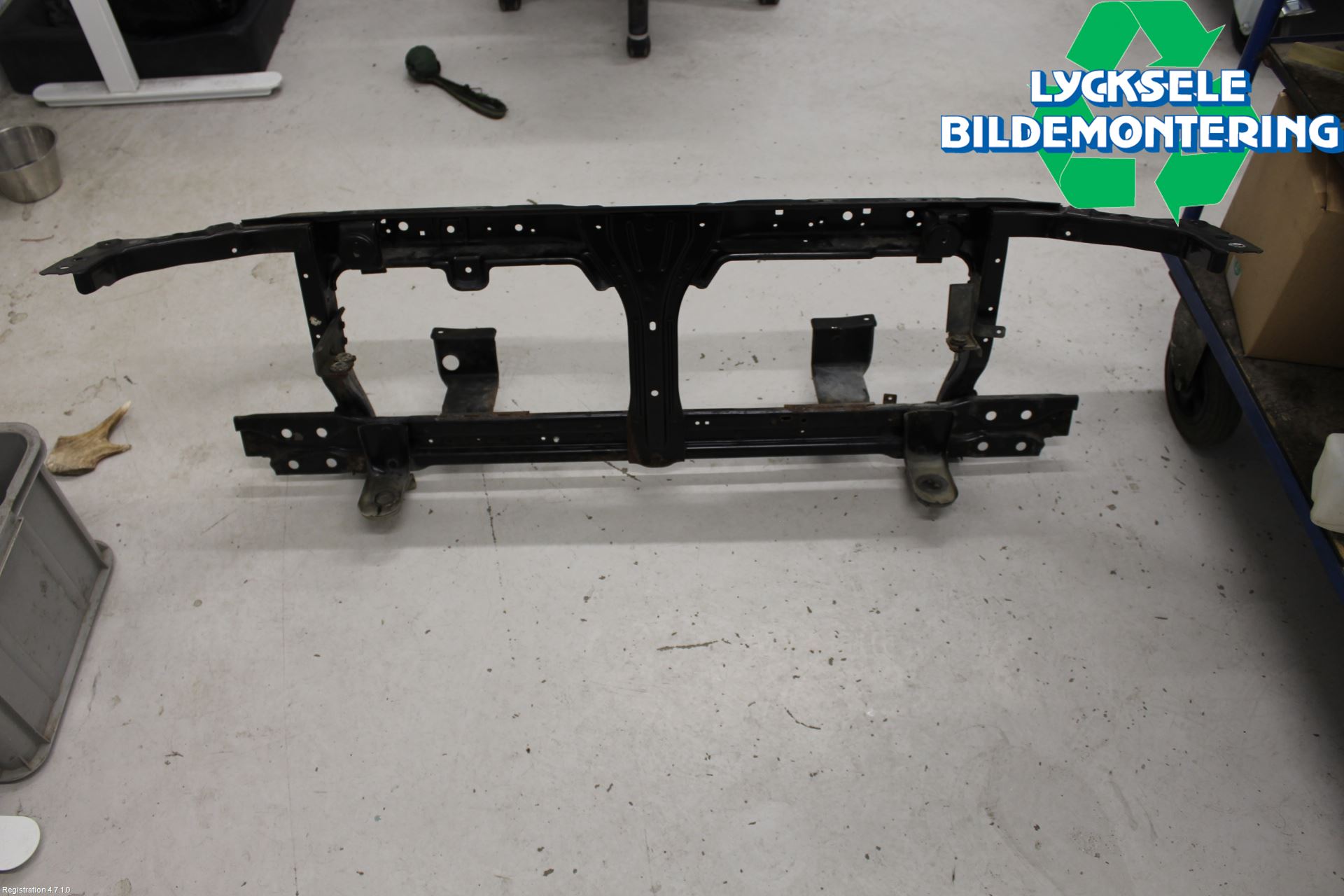 Nissan NAVARA 05-16 Frontplåt