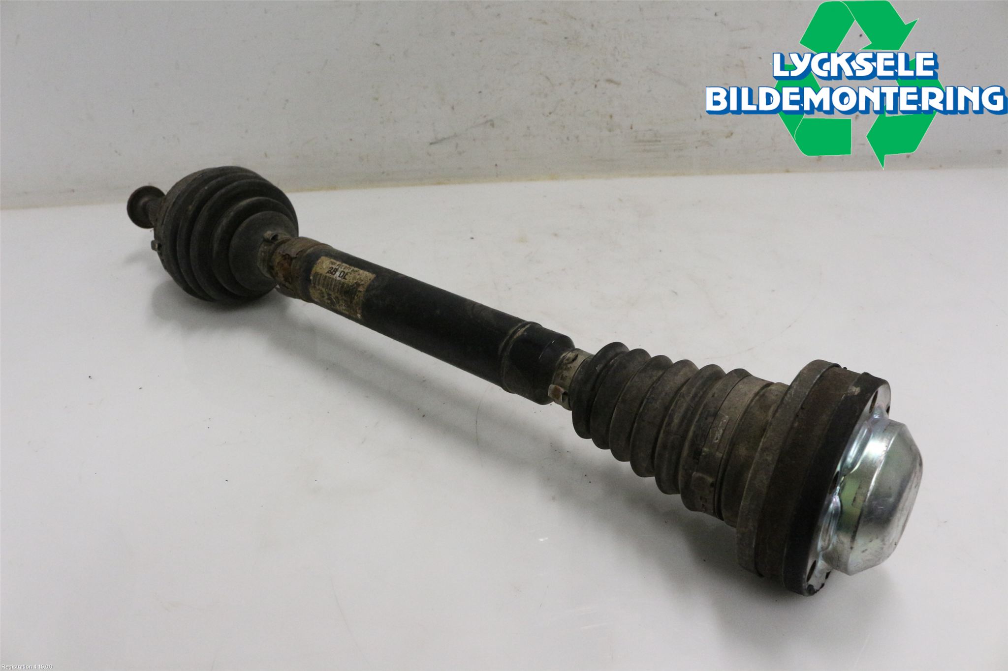 Volkswagen VW CADDY 11-15 Drivaxel Fram Höger