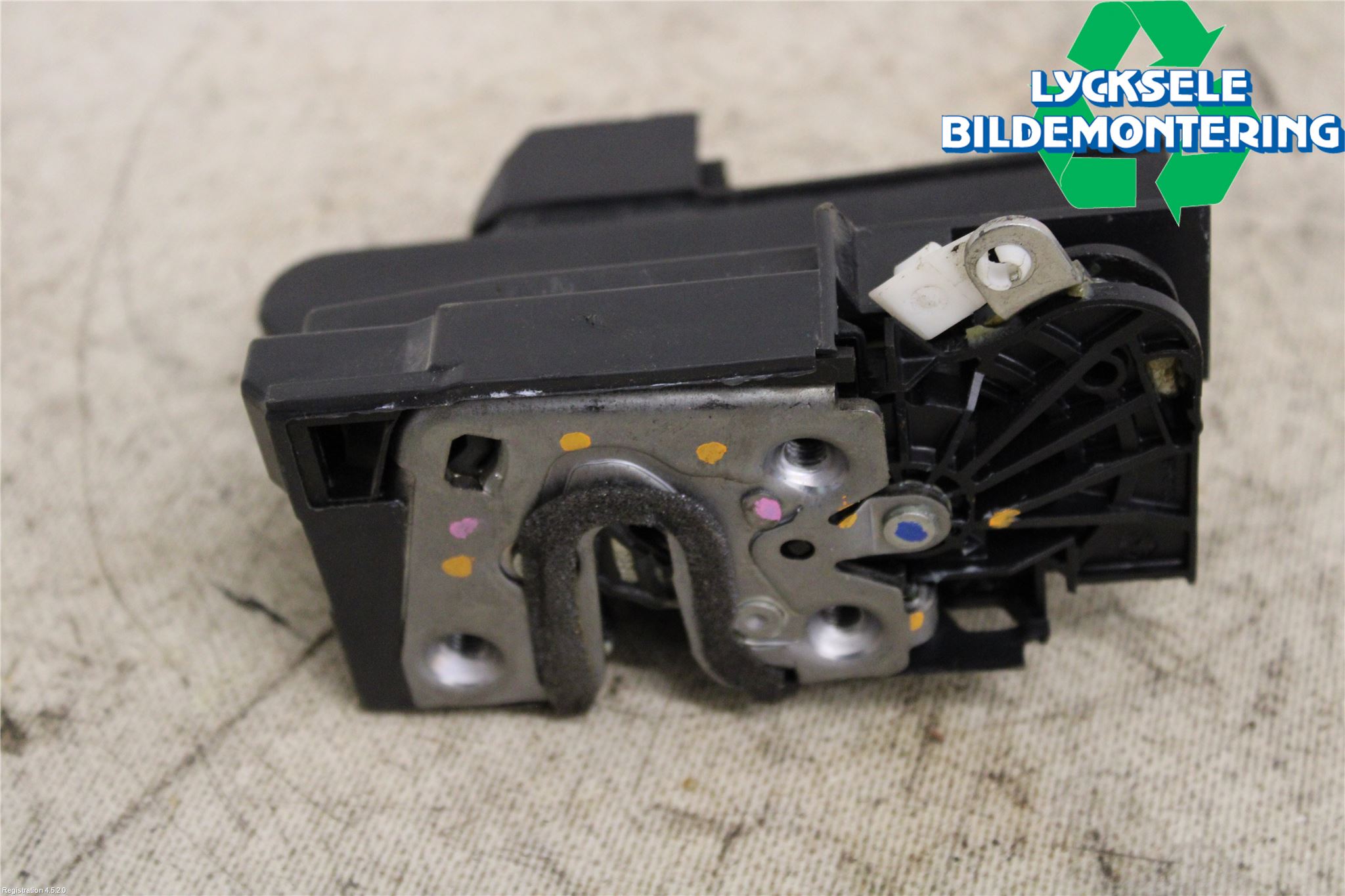 Dacia DUSTER 10-17 Låskista-Dörrlås