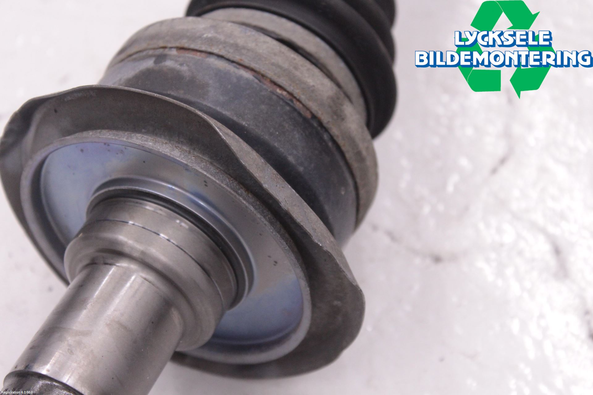 BMW 5 F10/F11/F18 09-17 Drivaxel Bak Vänster