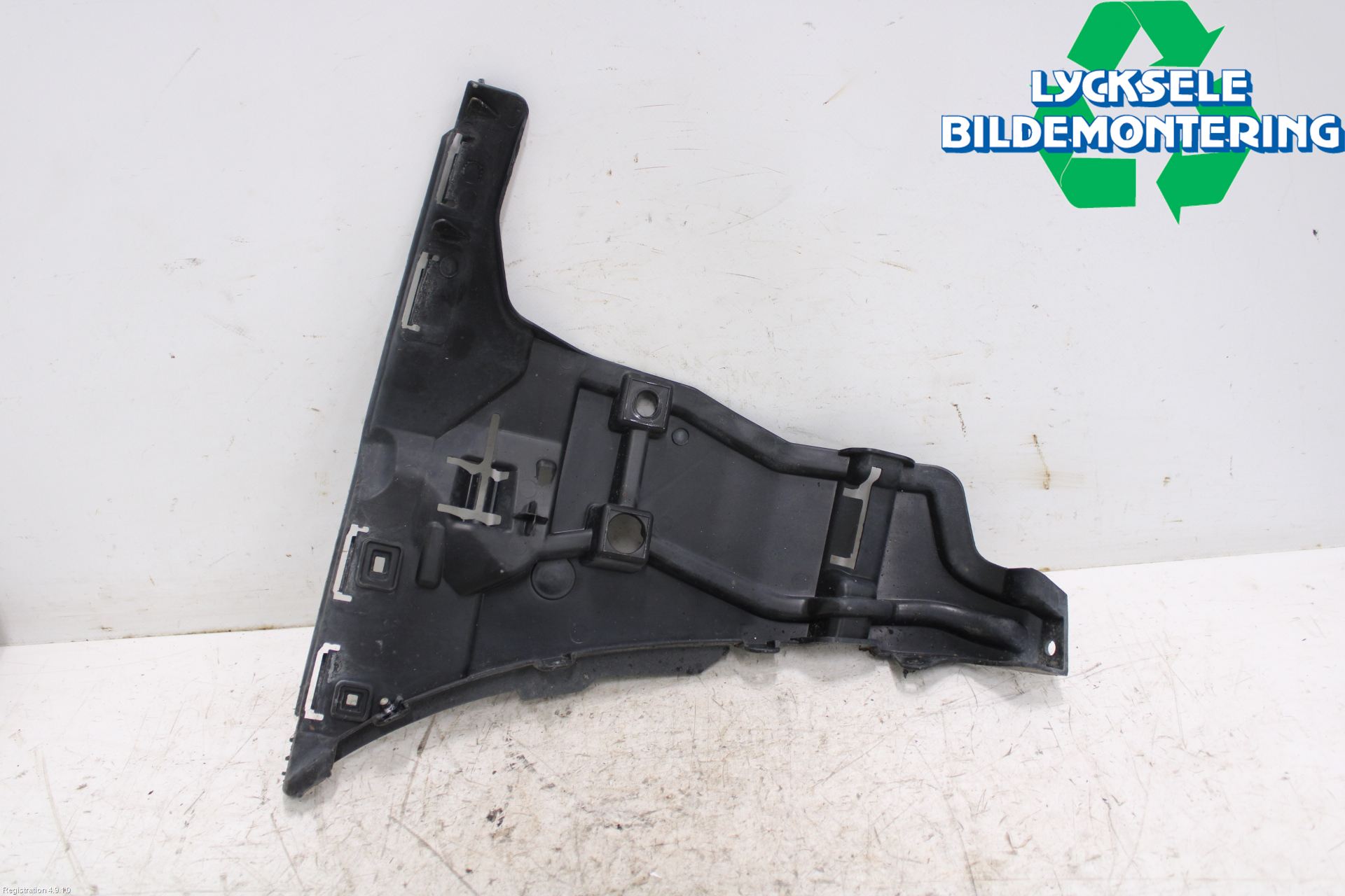 Volvo V70 05-08 Stötfångarfäste Fram Vä